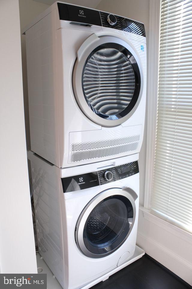 OLD TOWN - Commercial Sale