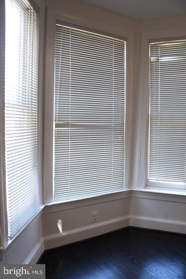 OLD TOWN - Commercial Sale