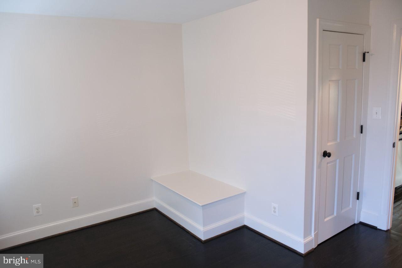 OLD TOWN - Commercial Sale