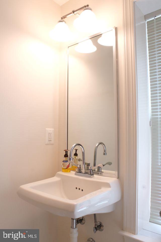 OLD TOWN - Commercial Sale