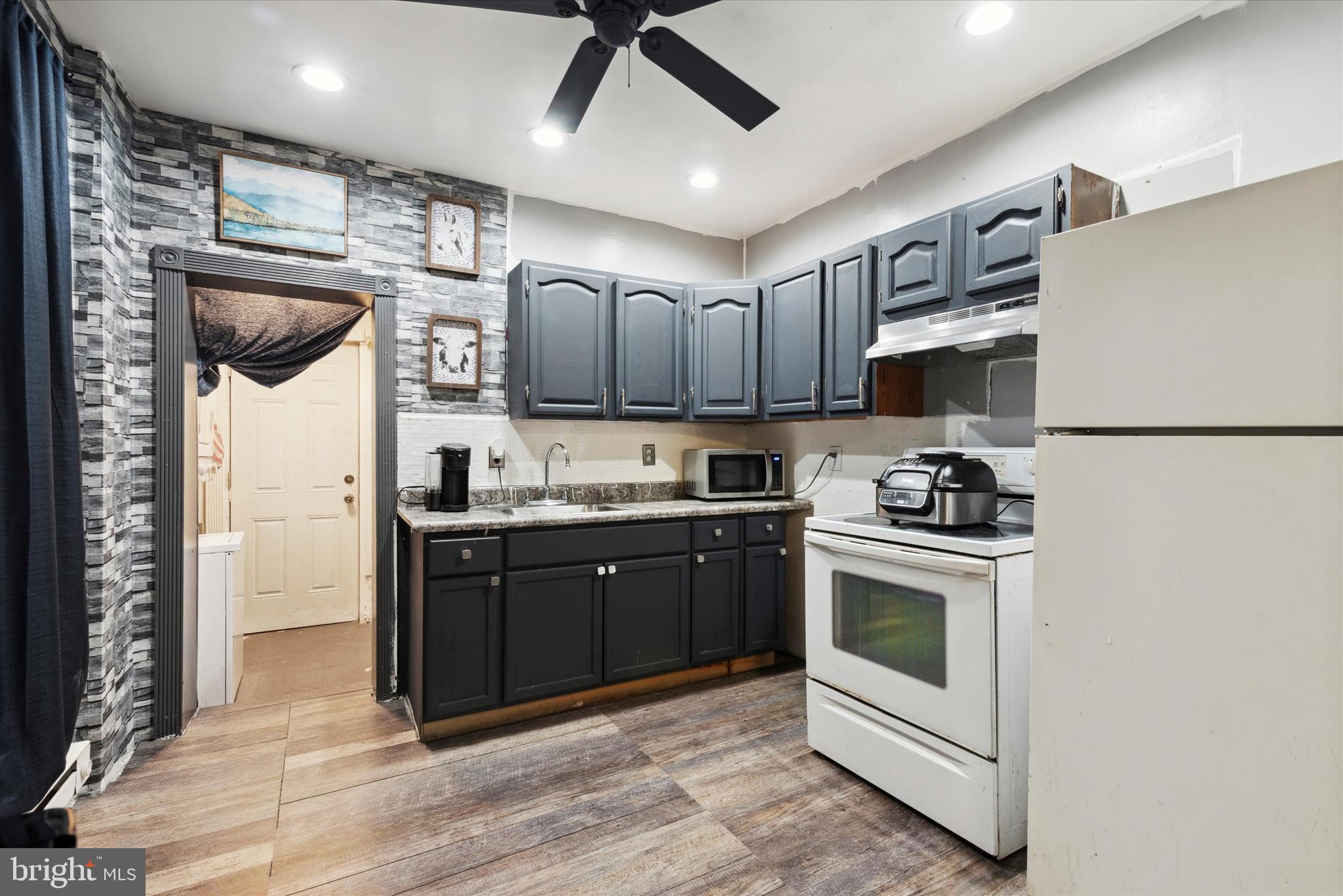 KENSINGTON - Residential