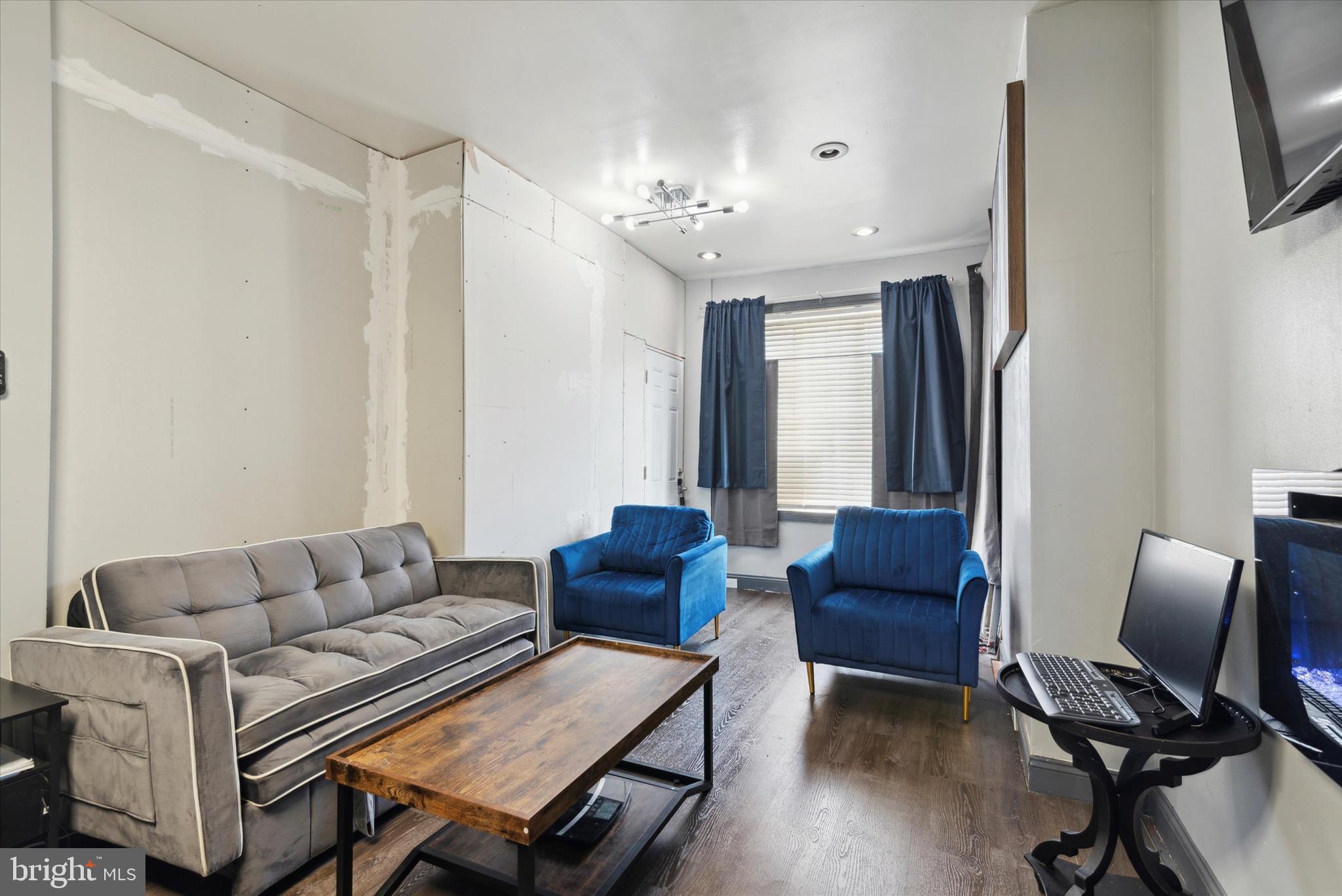 KENSINGTON - Residential