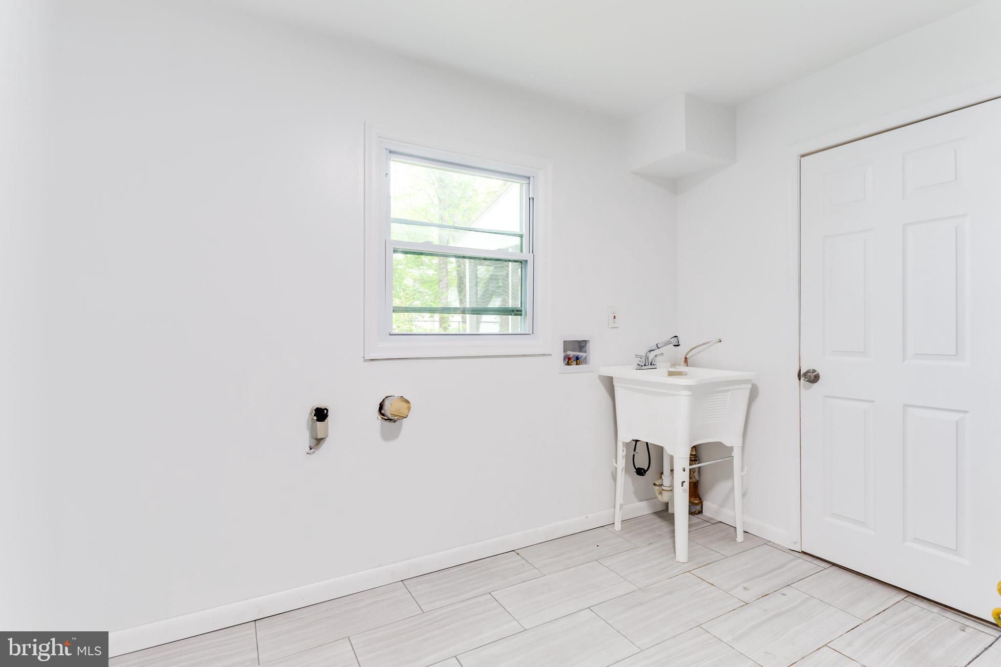 FOUR SEASONS ESTATES - Residential