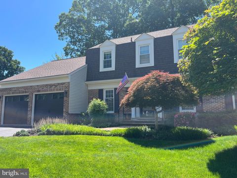 Homes For Sale - 9759 Hatmark Court<br/> VIENNA, VA 22181