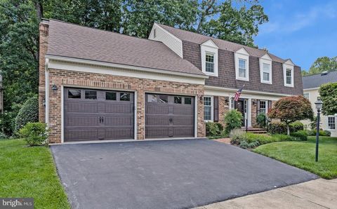 Photo of 9759 Hatmark Court, VIENNA, VA 22181 (MLS # VAFX2321060)
