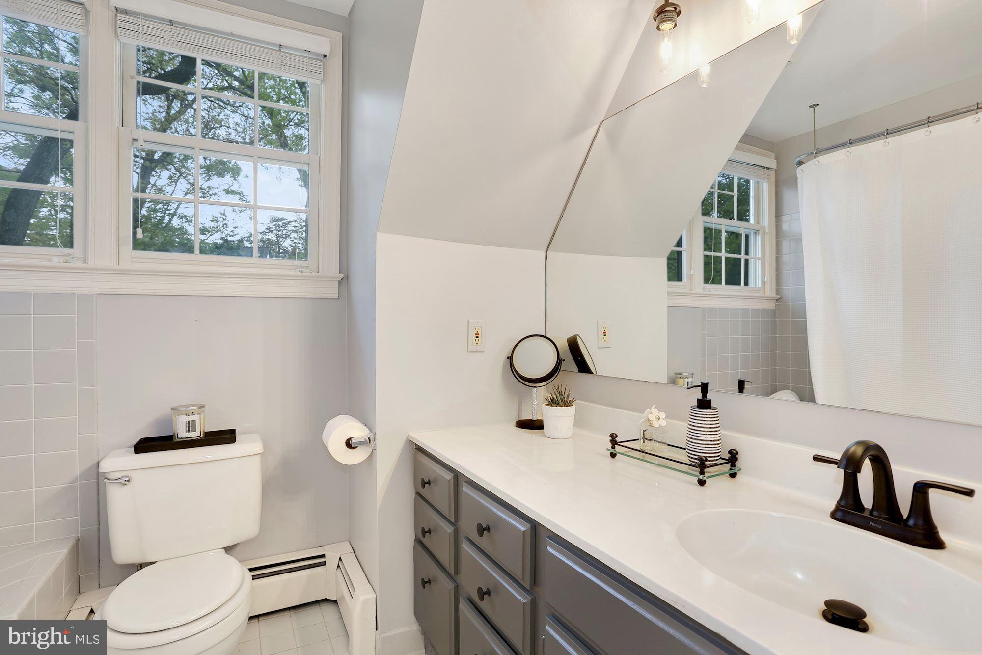 COUNTRY CLUB - Residential