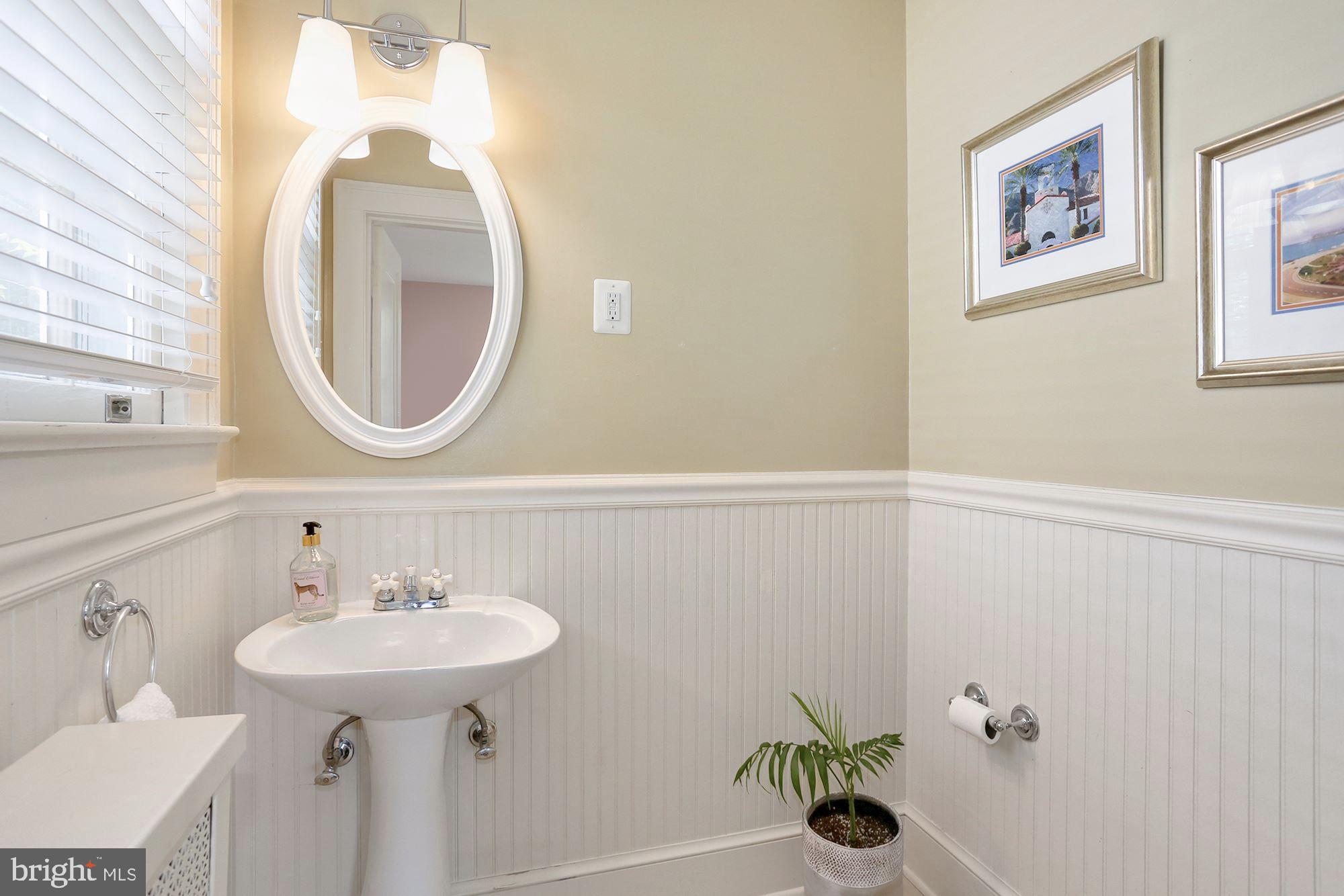 COUNTRY CLUB - Residential