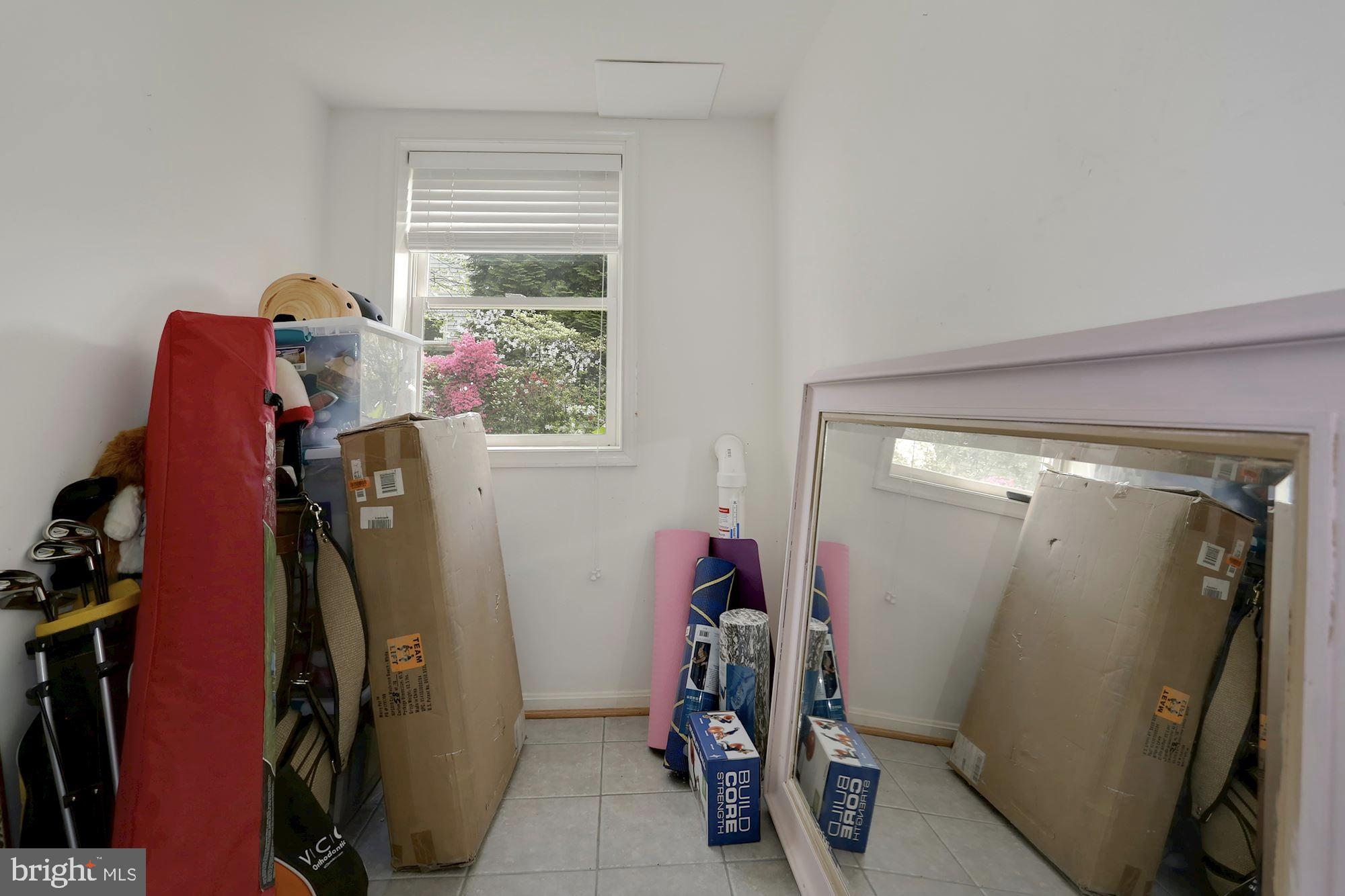 COUNTRY CLUB - Residential