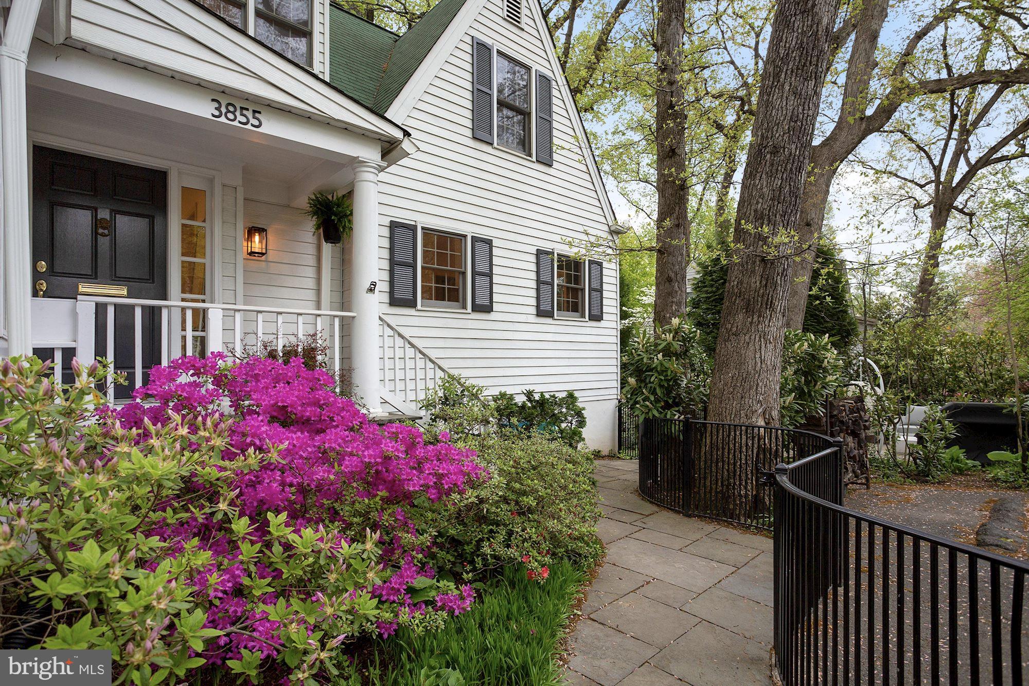 COUNTRY CLUB - Residential