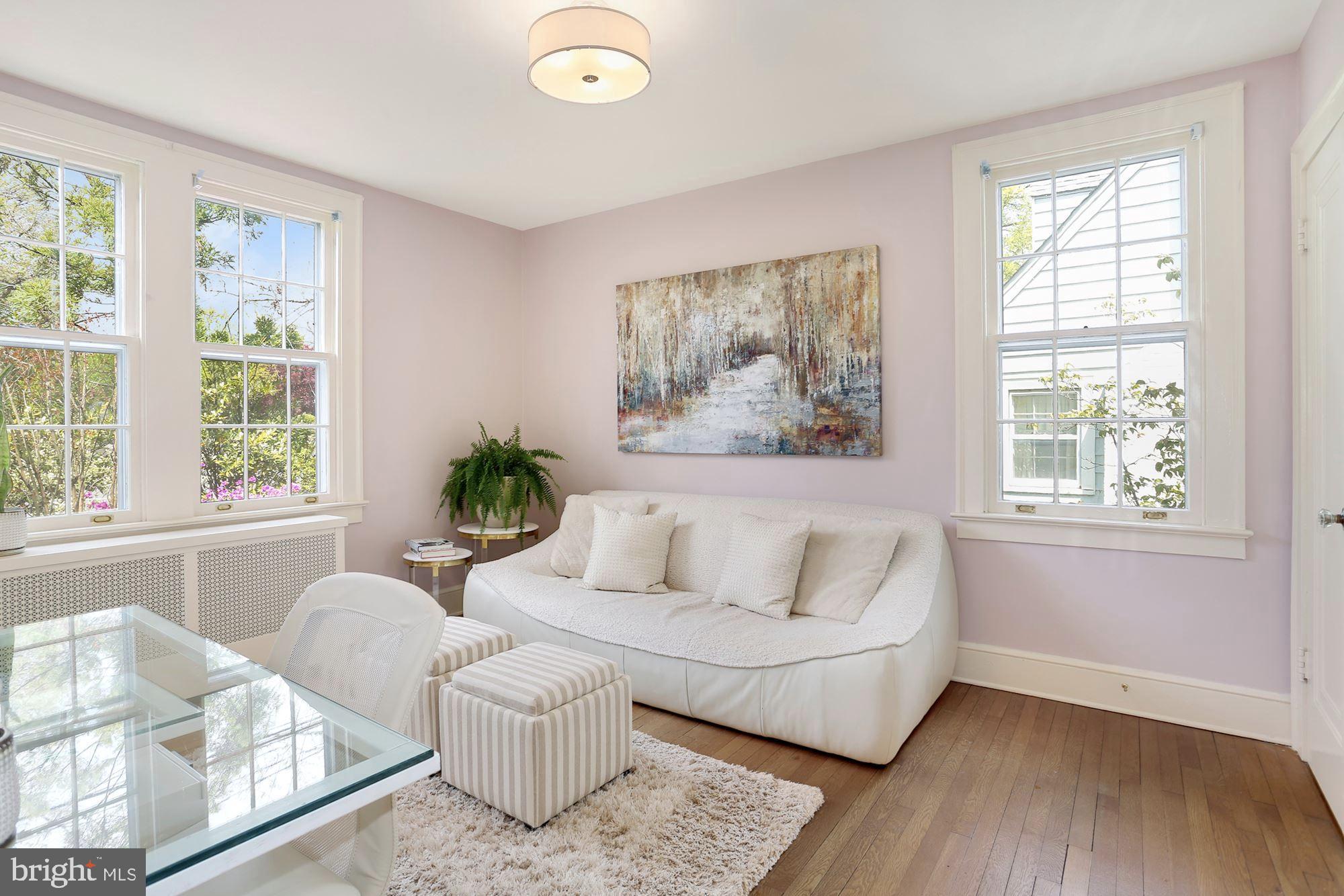 COUNTRY CLUB - Residential