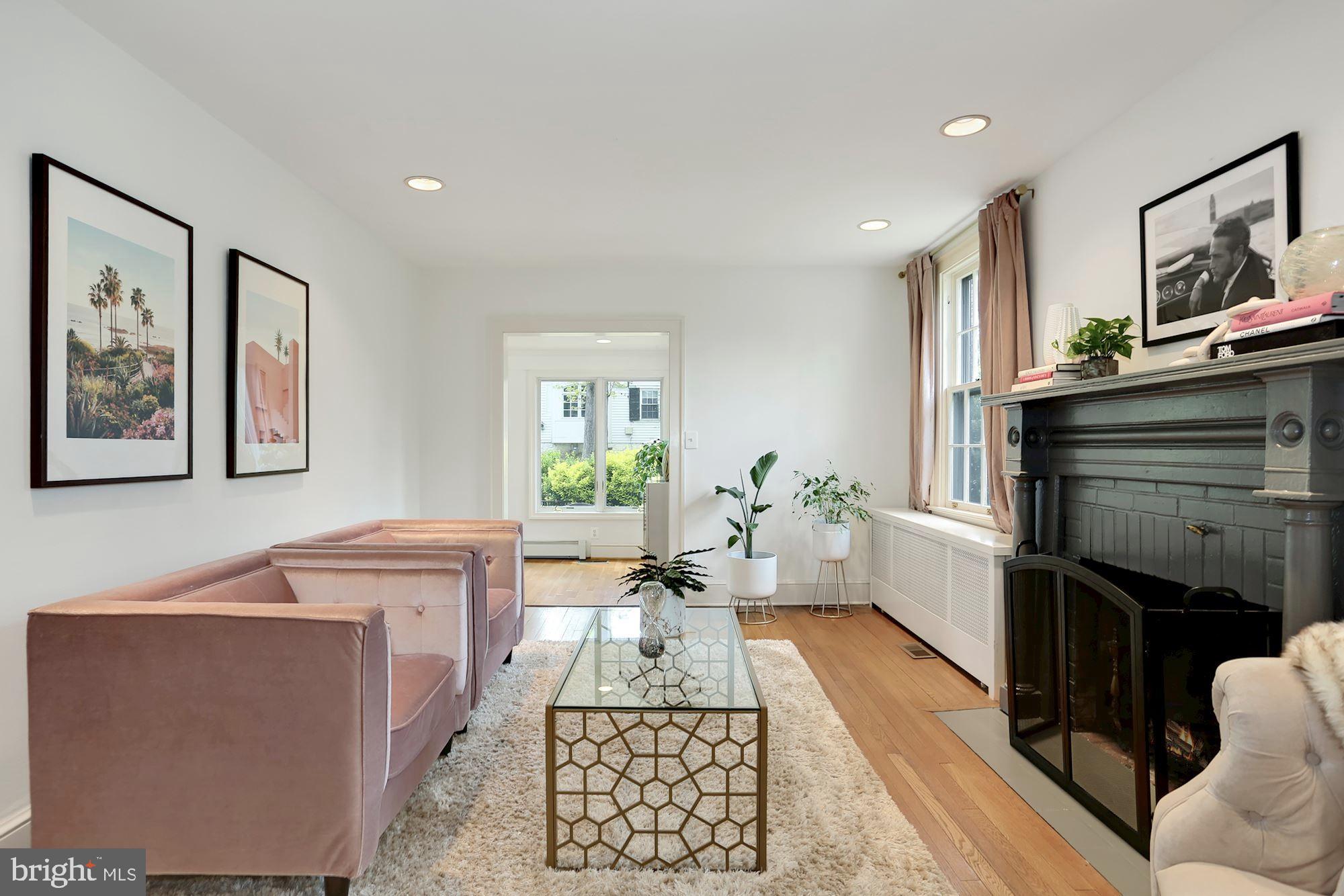 COUNTRY CLUB - Residential