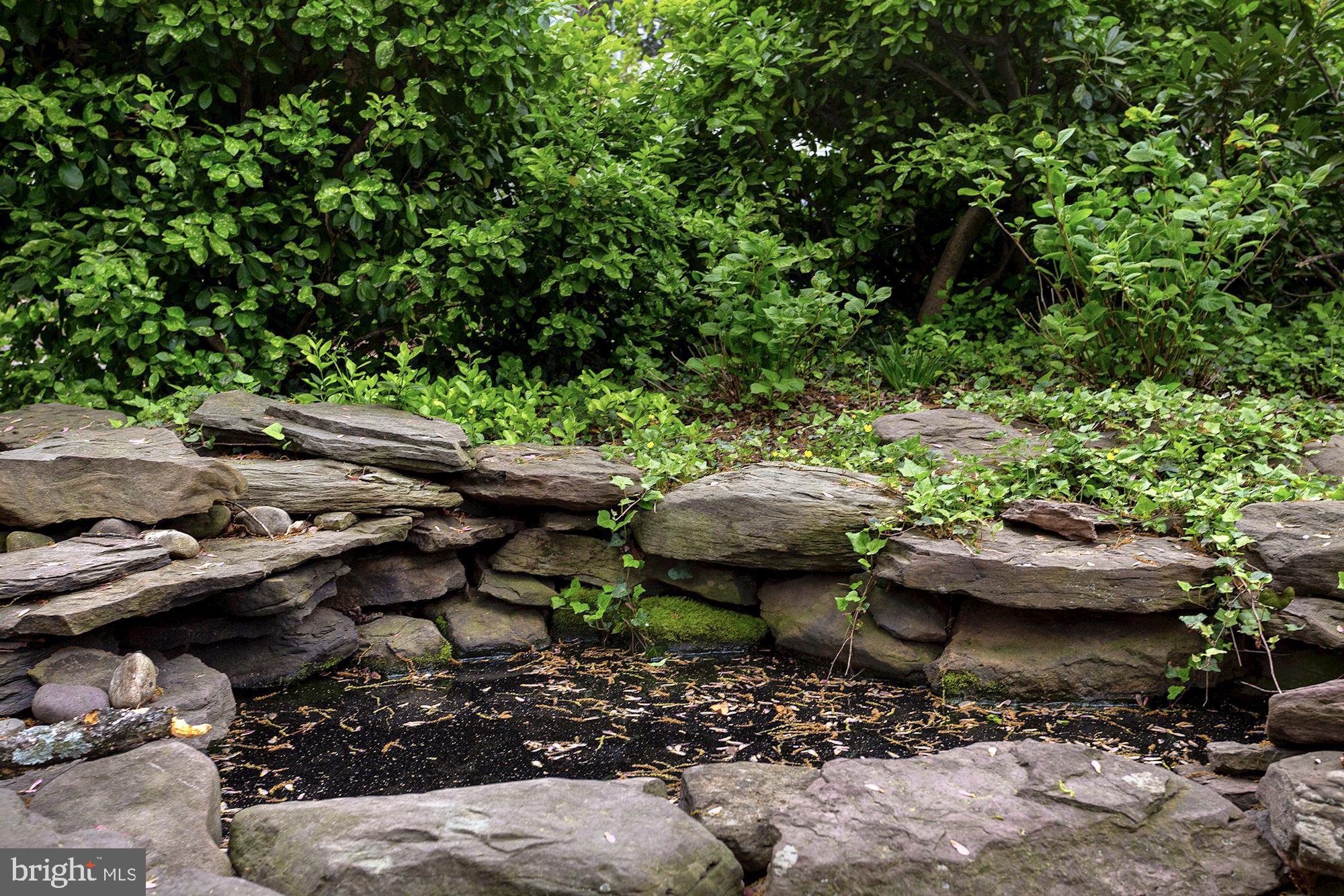 COUNTRY CLUB - Residential