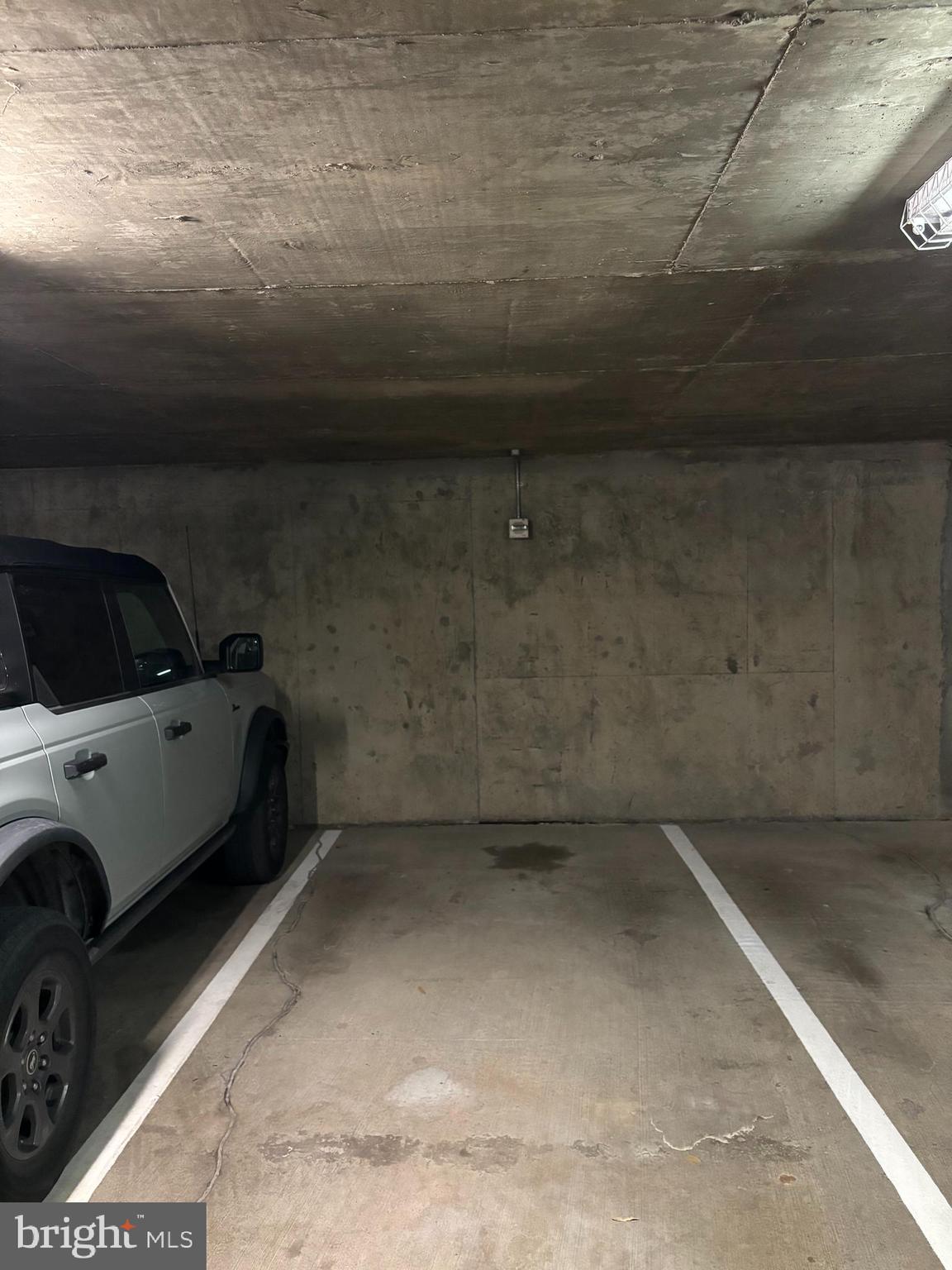 CLARENDON 1021 - Residential