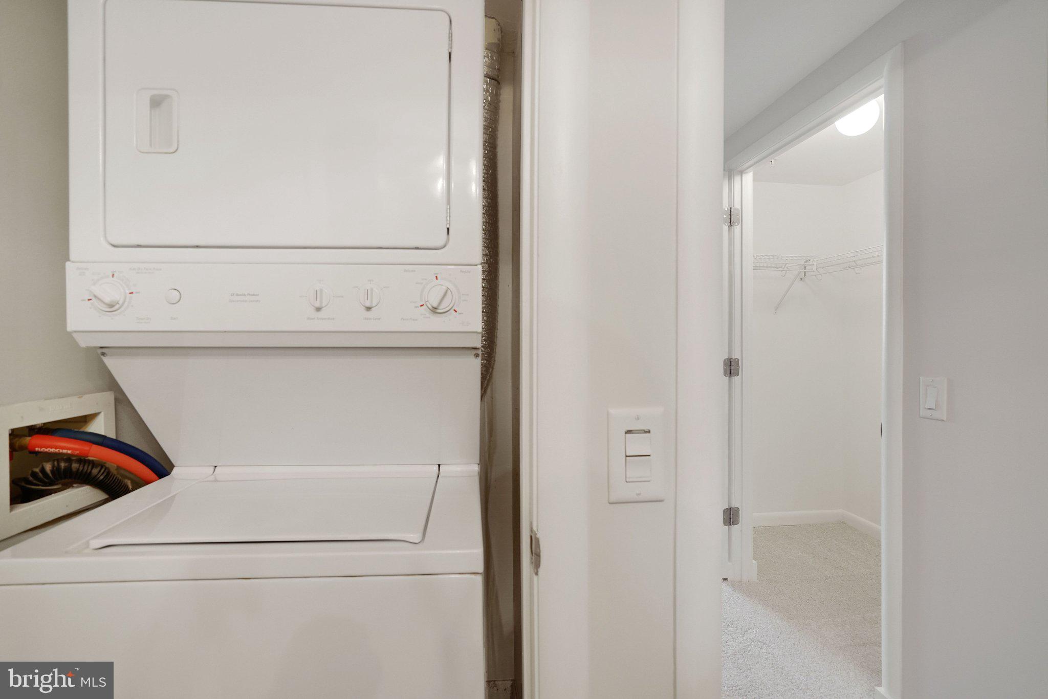 CLARENDON 1021 - Residential