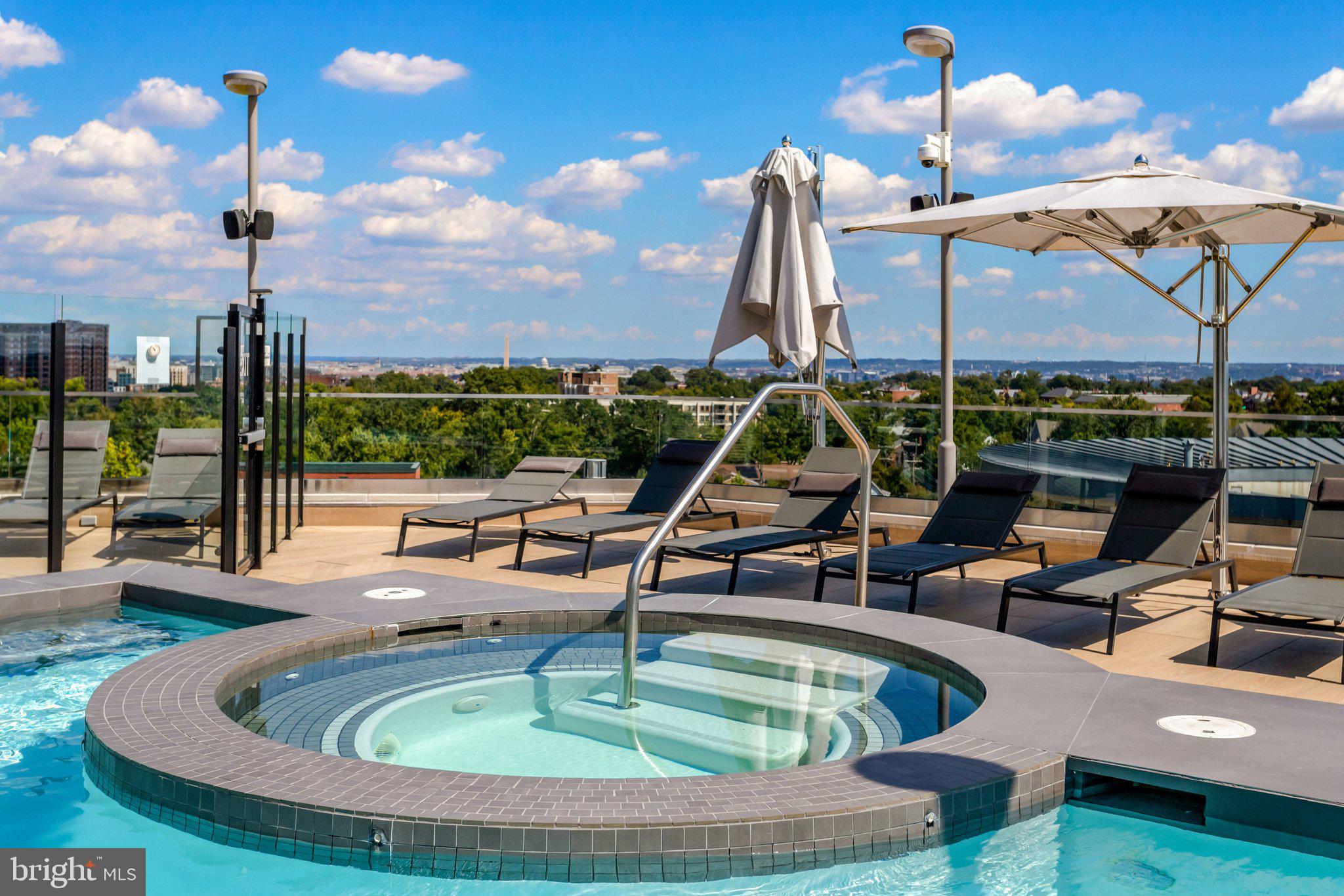 CLARENDON 1021 - Residential