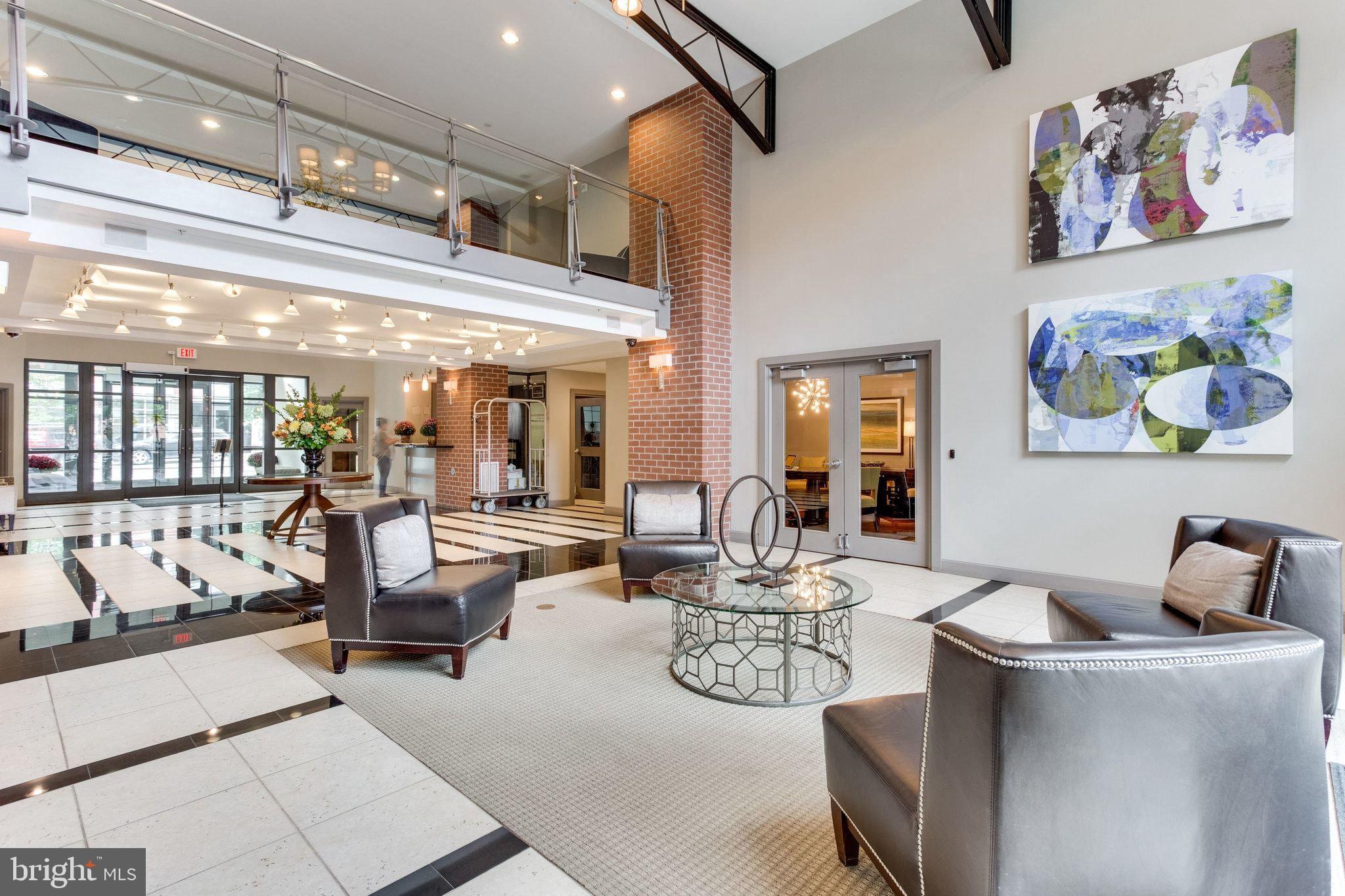 CLARENDON 1021 - Residential