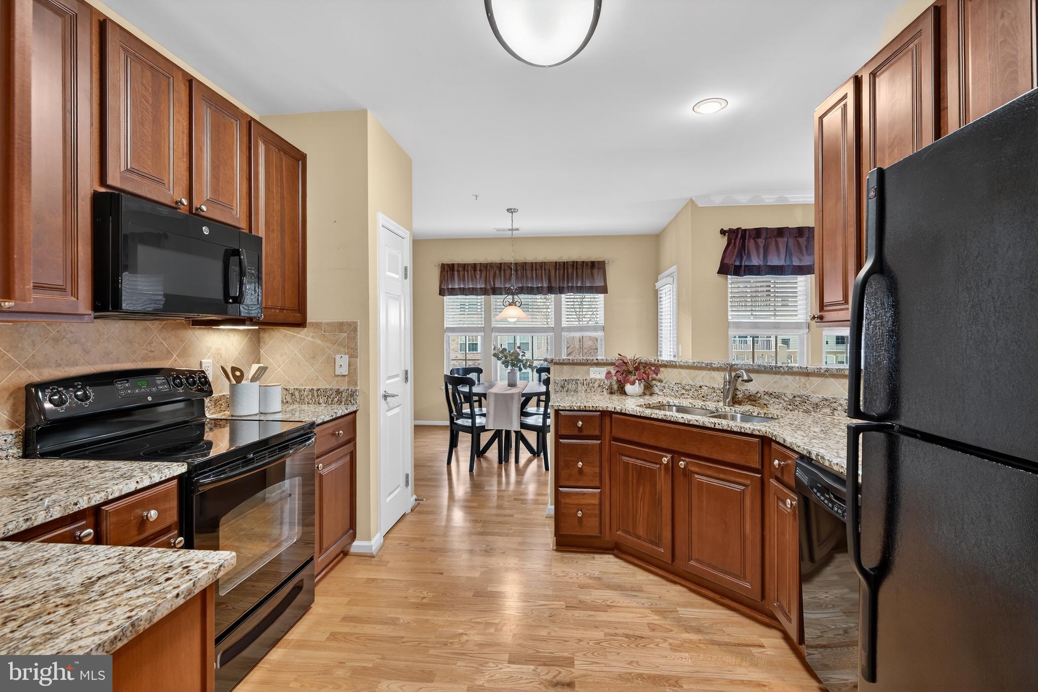 WAVERLY WOODS - Residential