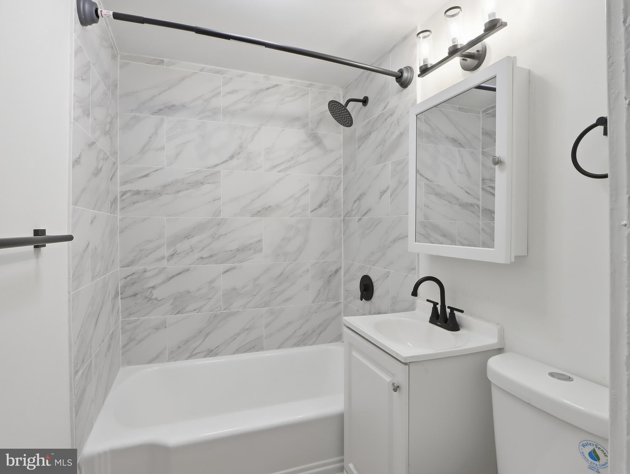 COLONIAL HOUSING - Residential