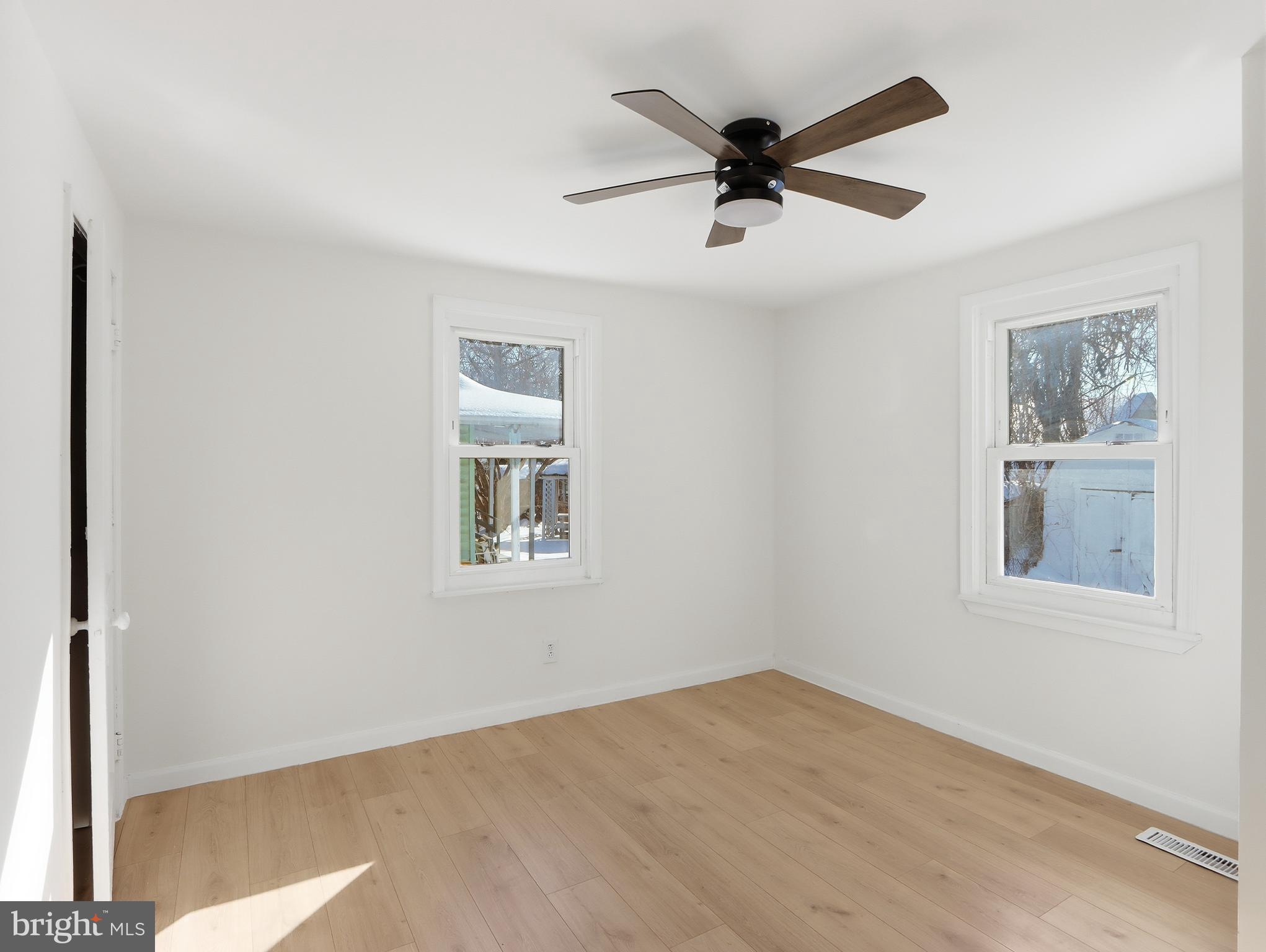 COLONIAL HOUSING - Residential