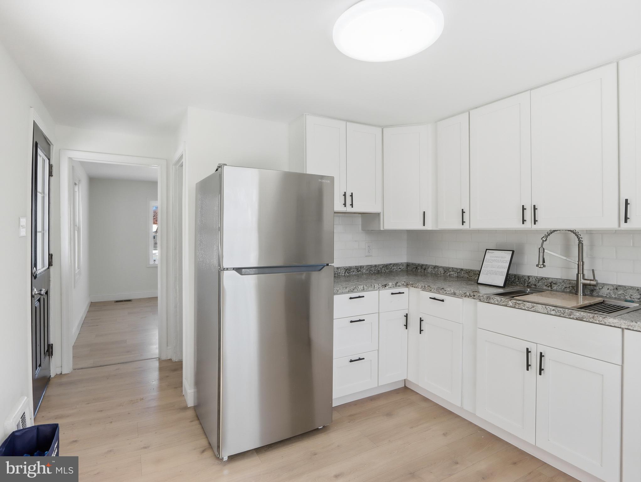 COLONIAL HOUSING - Residential