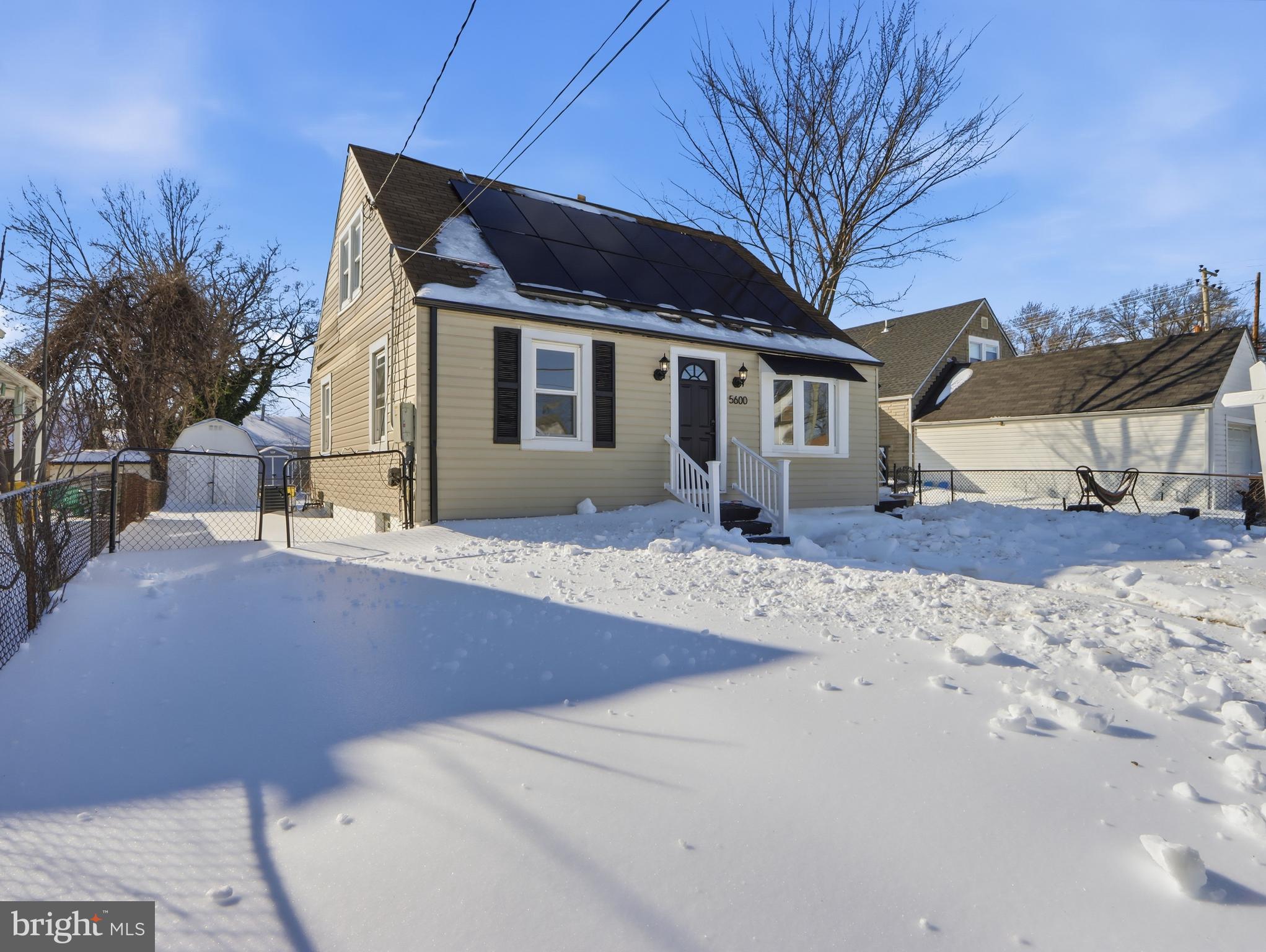 COLONIAL HOUSING - Residential