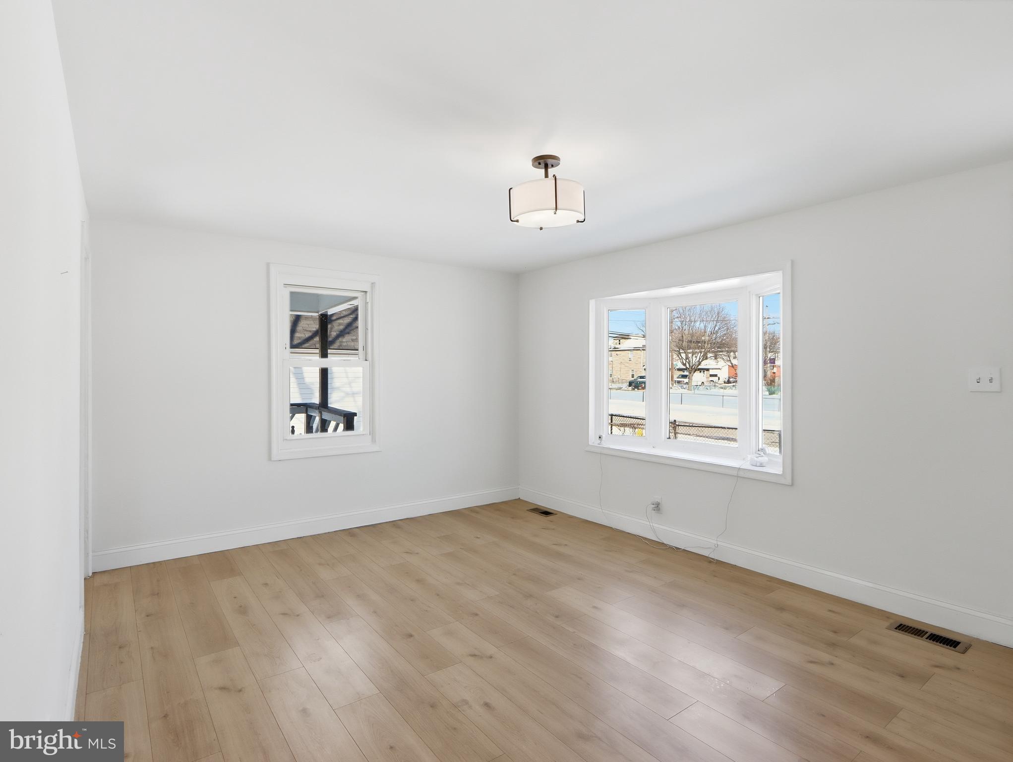 COLONIAL HOUSING - Residential