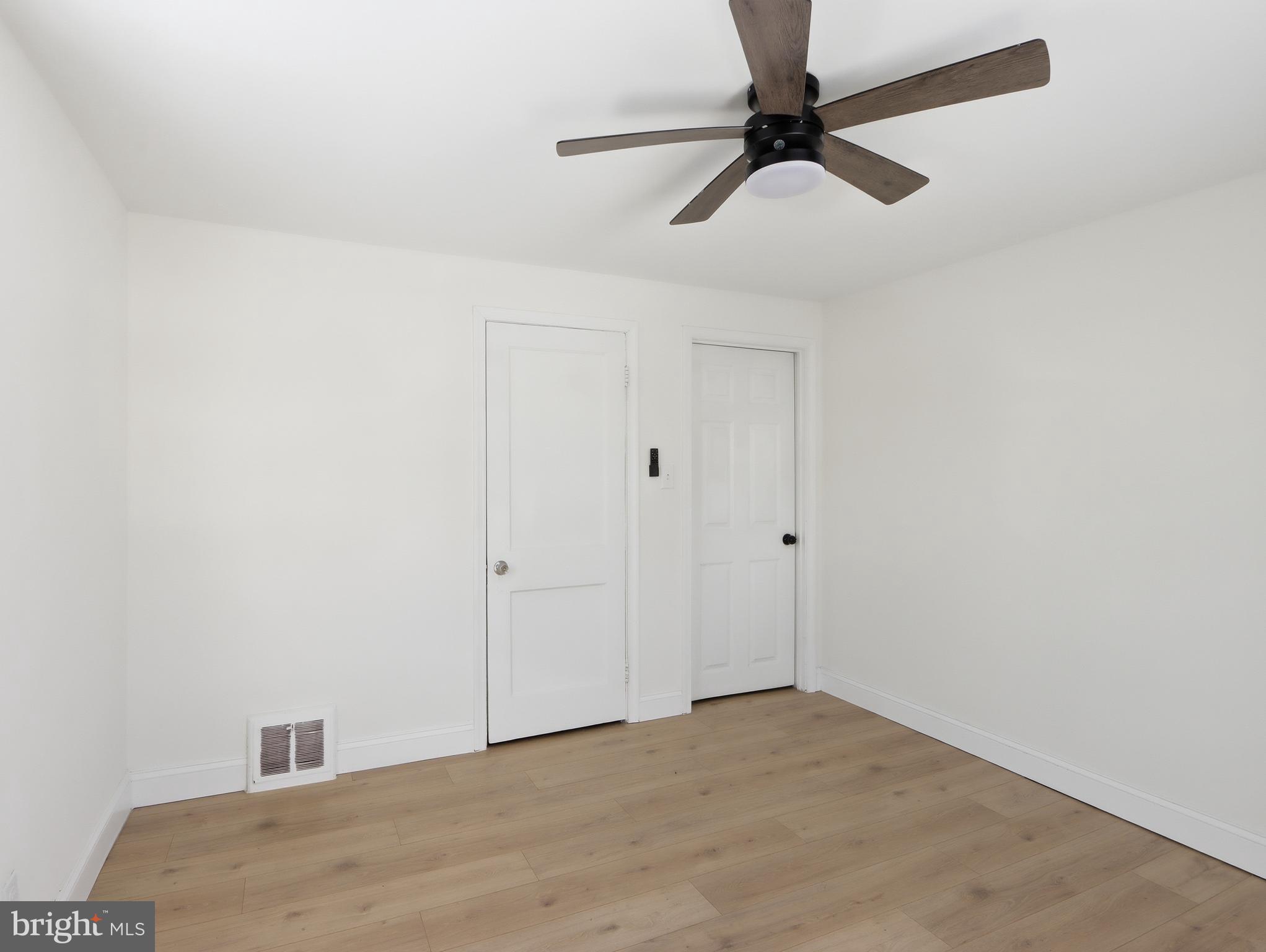 COLONIAL HOUSING - Residential