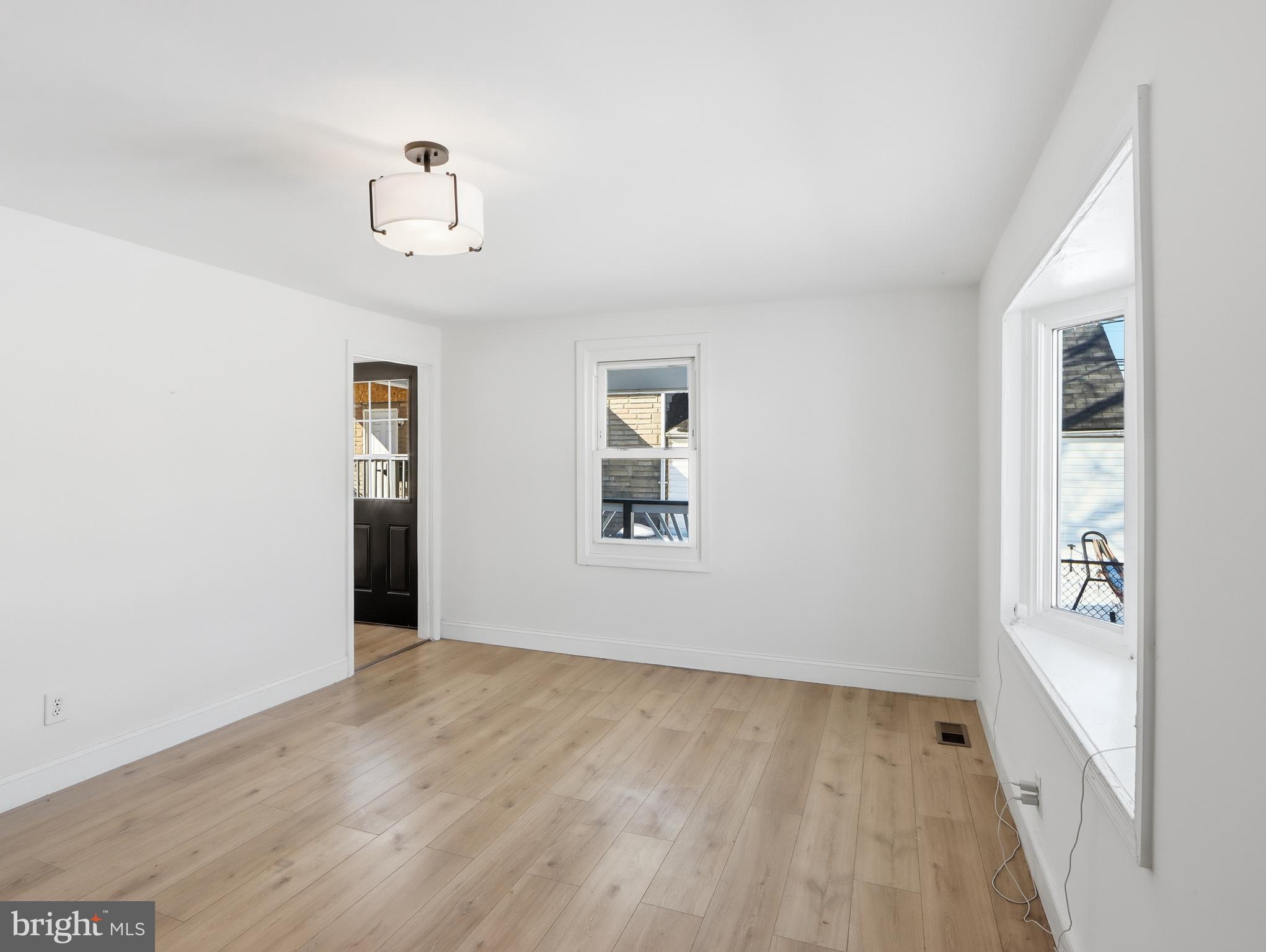 COLONIAL HOUSING - Residential