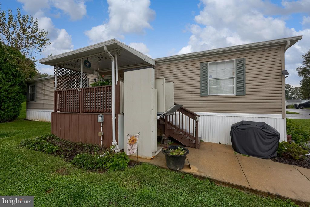 Photo of 103 Jemfield Court, LANCASTER, PA 17603 (MLS # PALA2076966)