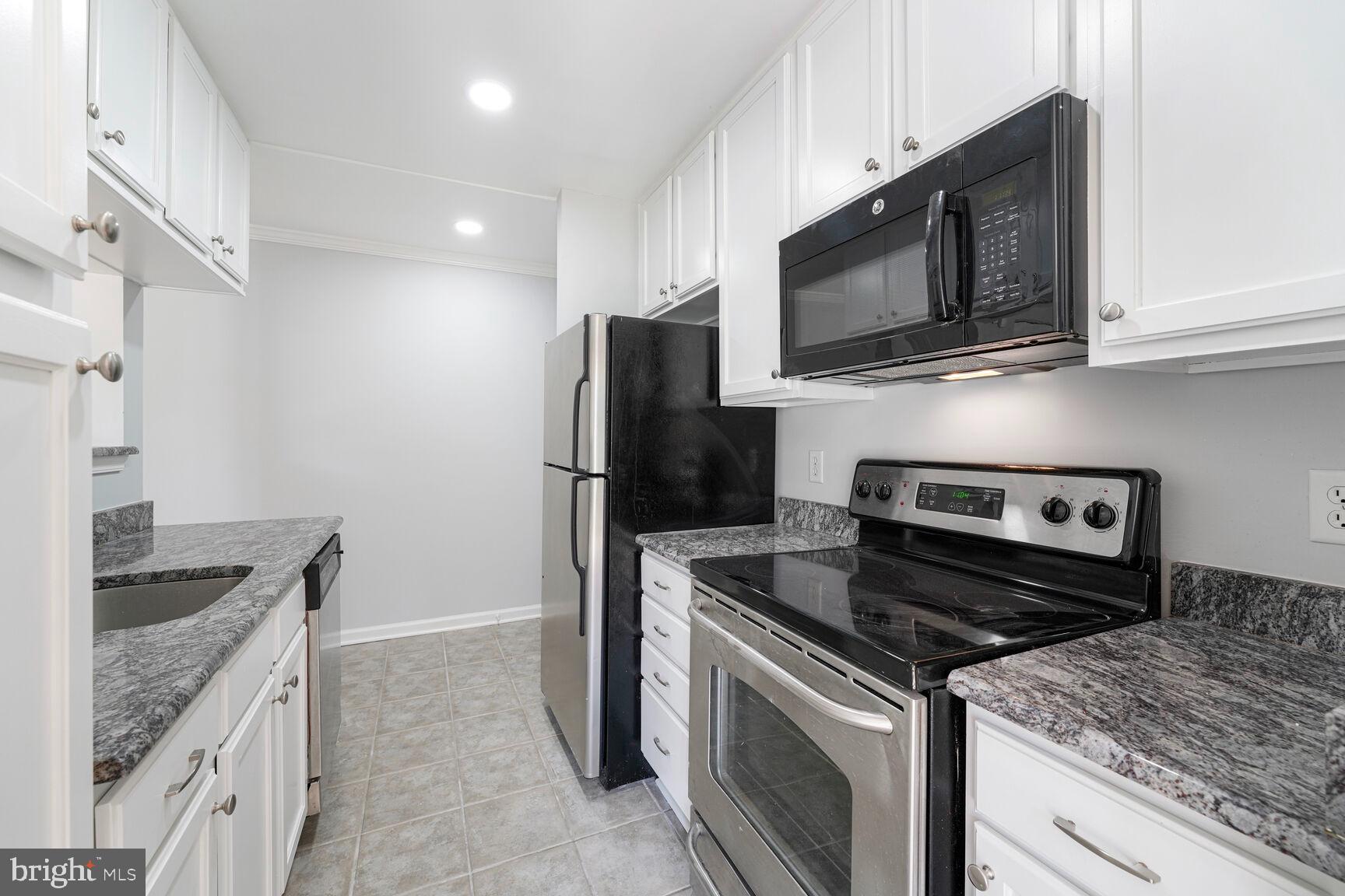 15603 HORSESHOE LANE