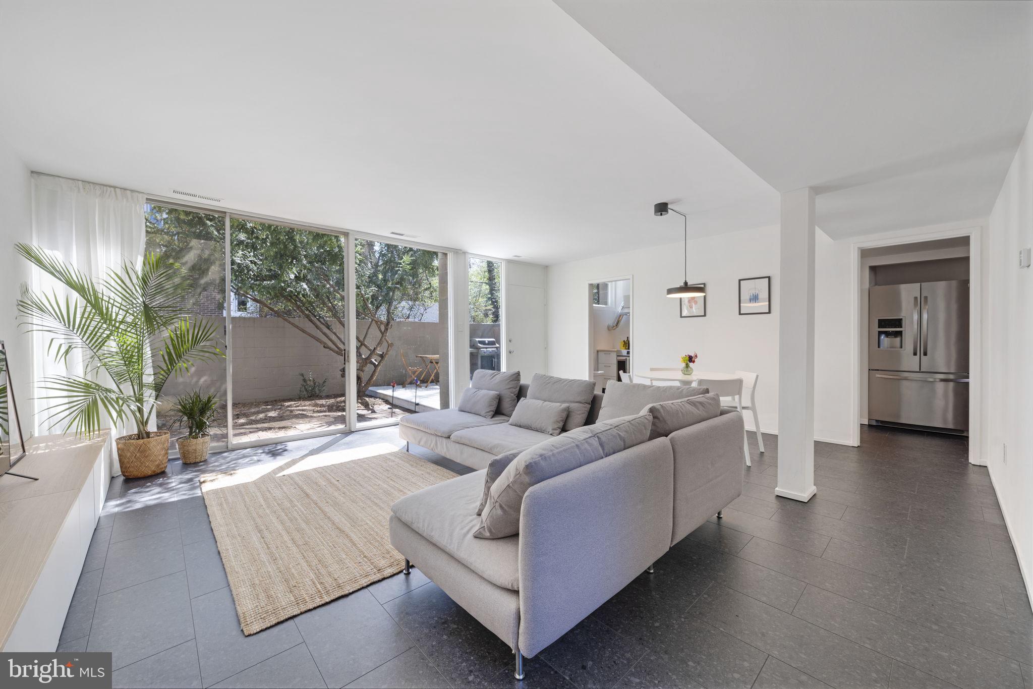 RESTON - Residential