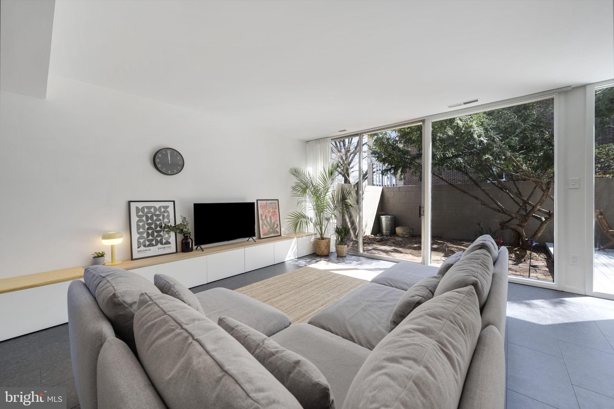 RESTON - Residential