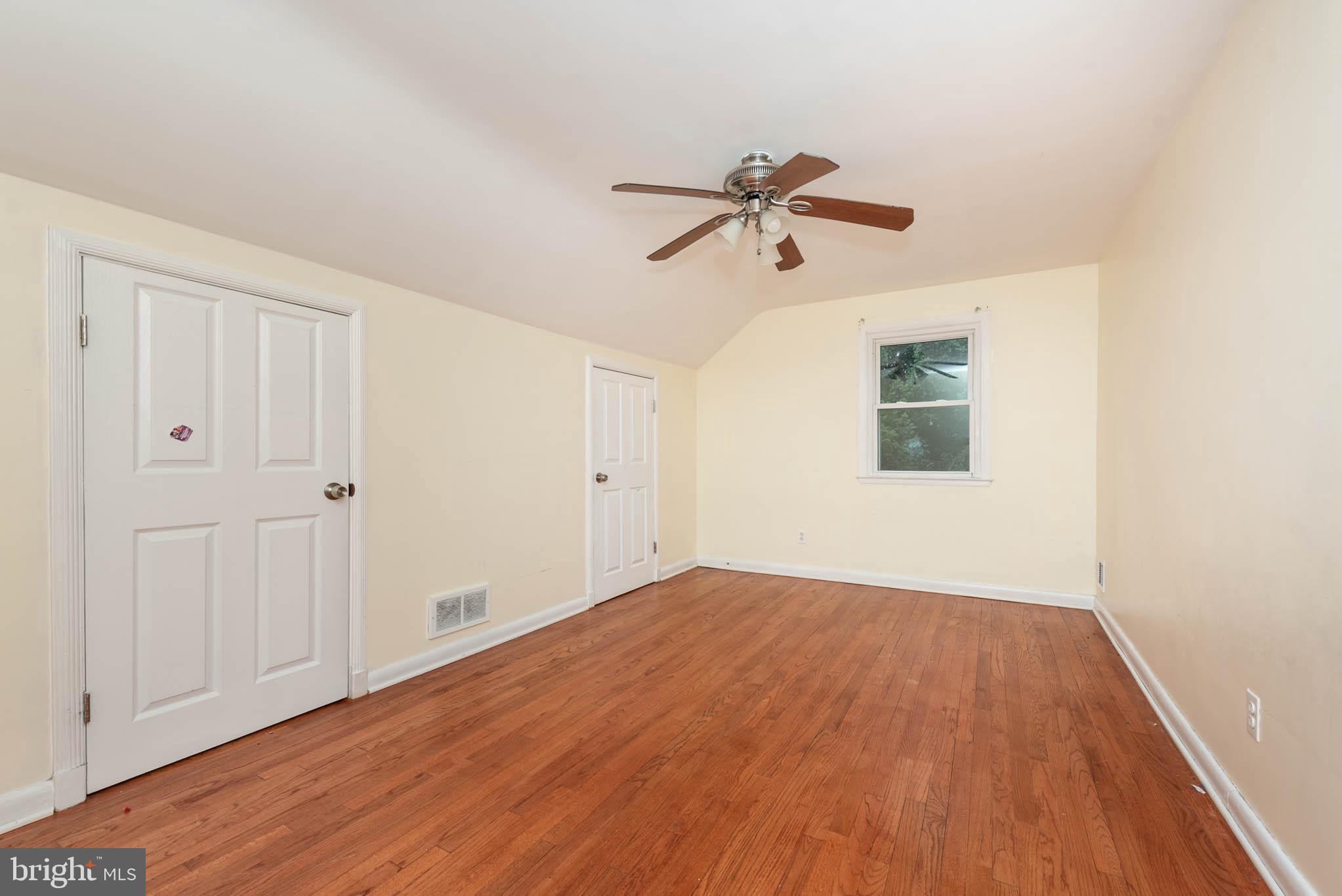 GLENDALE - Residential Income