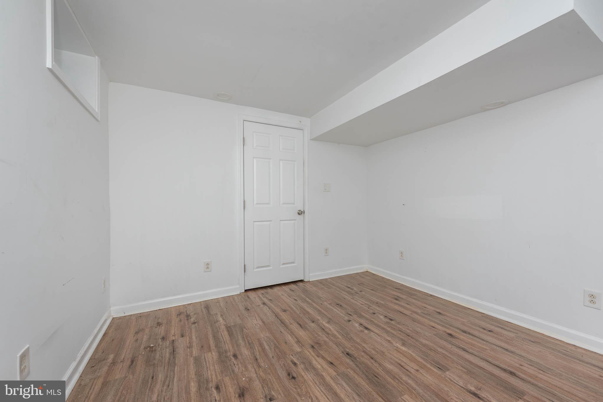 GLENDALE - Residential Income