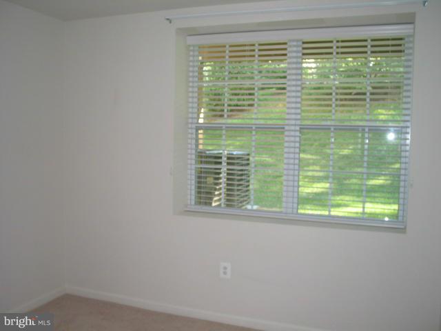 THE COMMONS ON WILLIAM SQUARE - Residential Lease