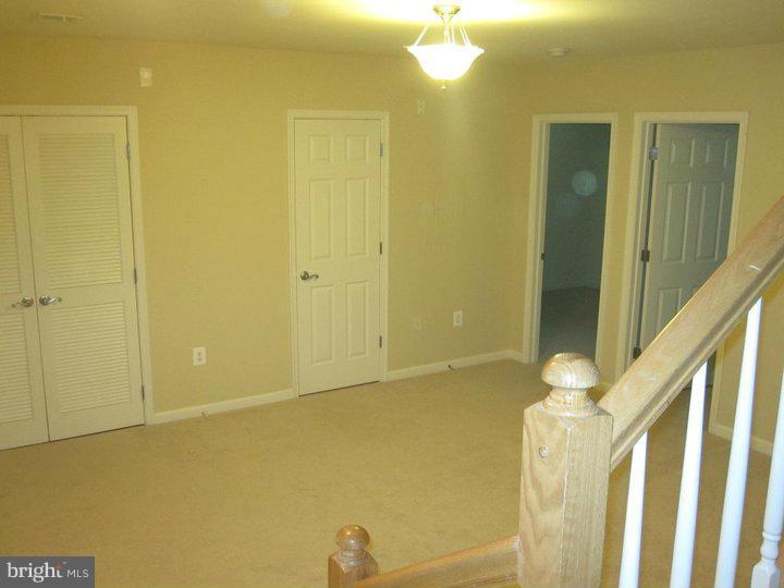 THE COMMONS ON WILLIAM SQUARE - Residential Lease