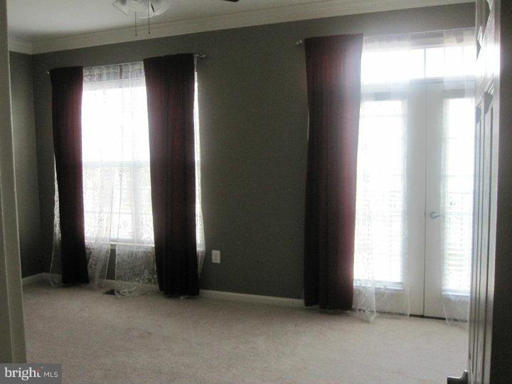 THE COMMONS ON WILLIAM SQUARE - Residential Lease