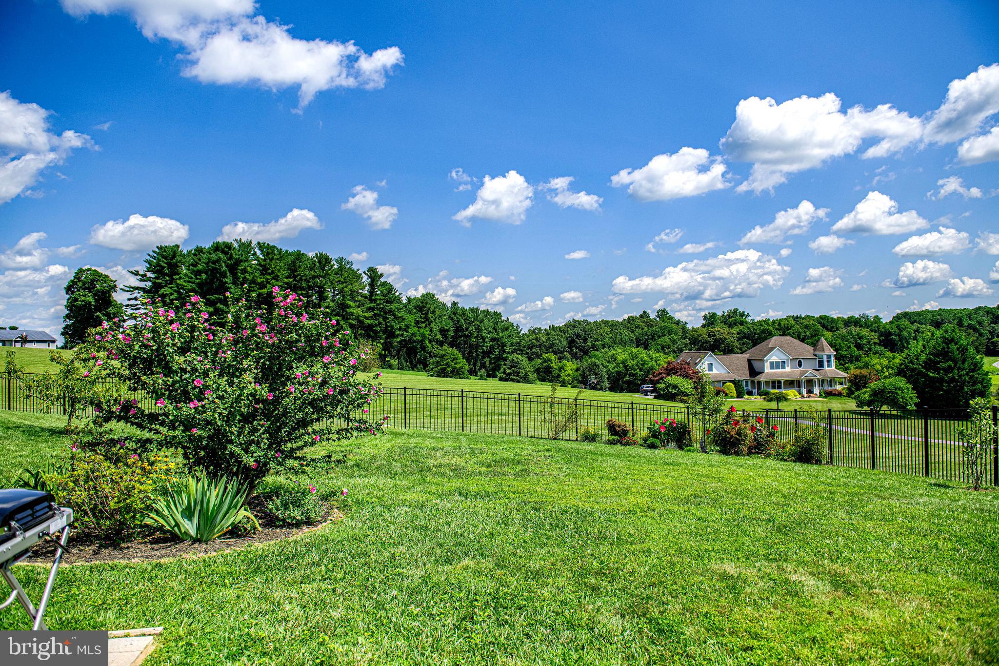 CLAIRES MEADOW - Residential