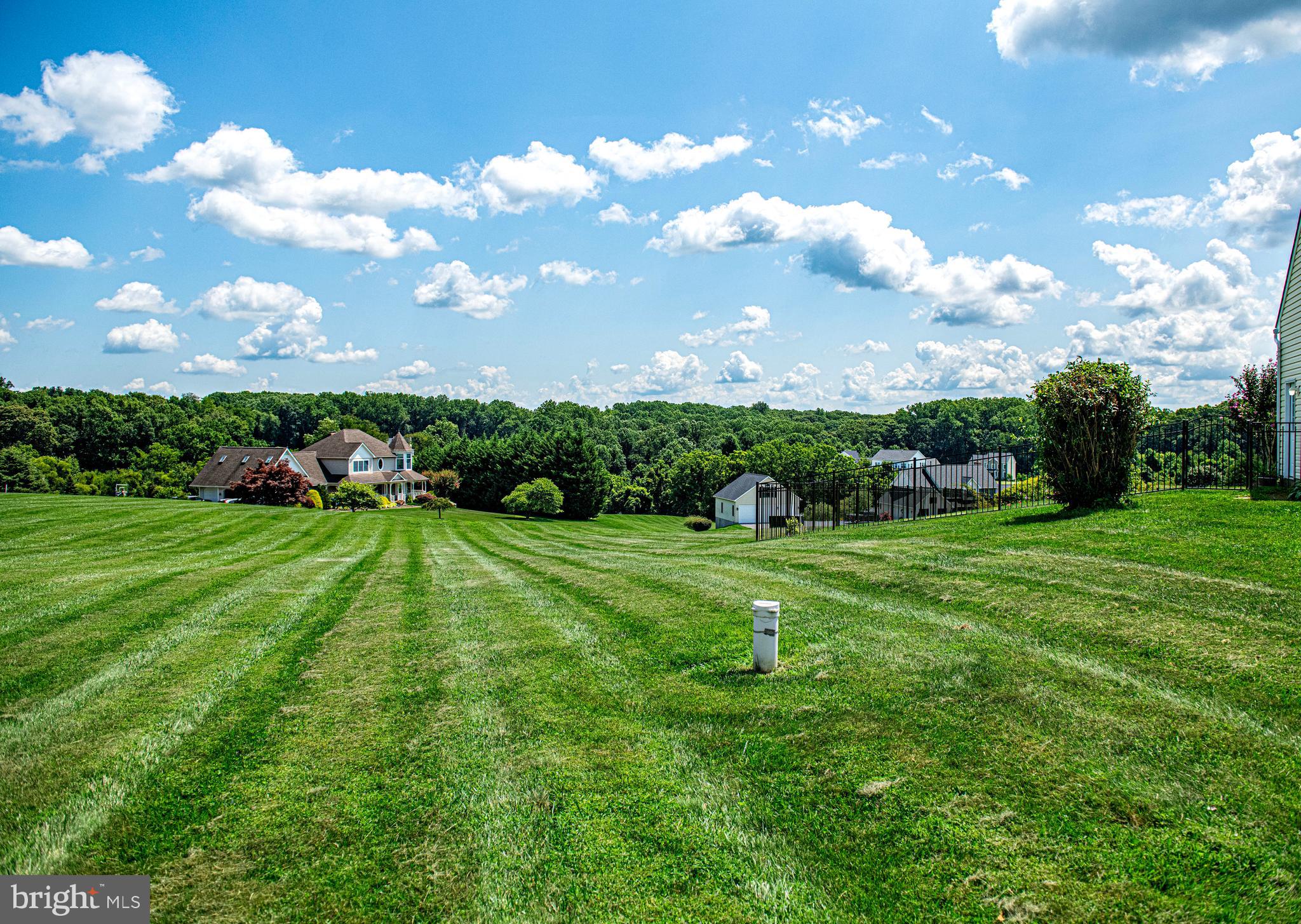 CLAIRES MEADOW - Residential
