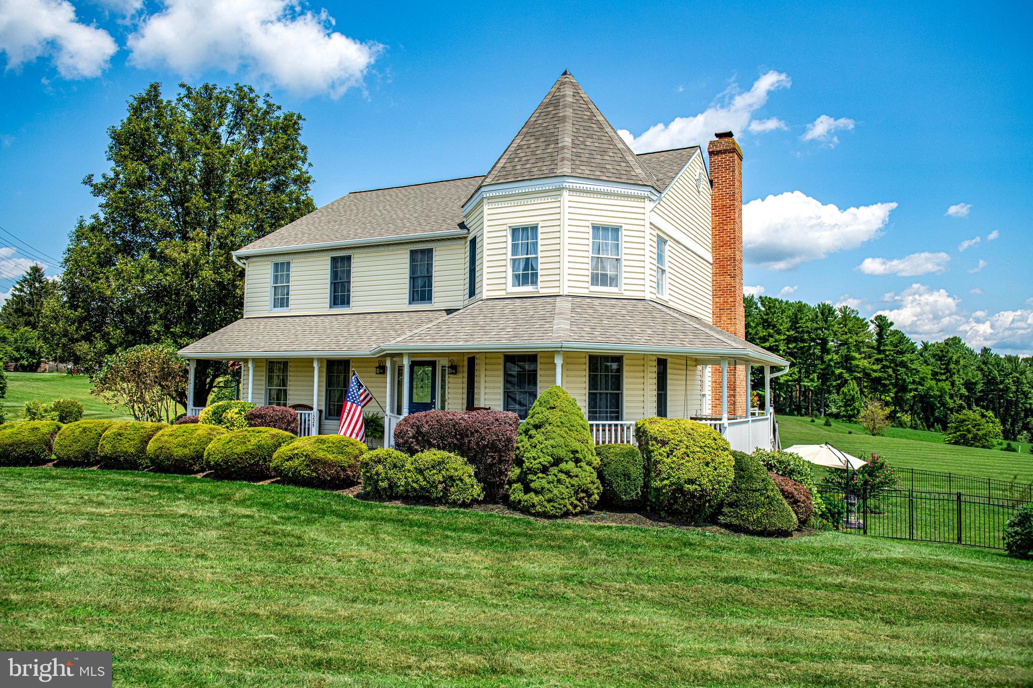 CLAIRES MEADOW - Residential