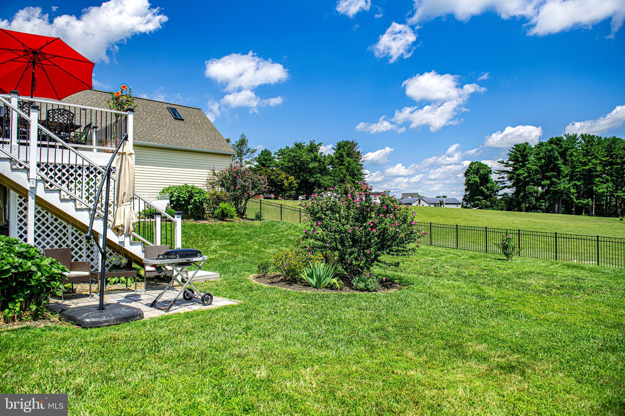 CLAIRES MEADOW - Residential