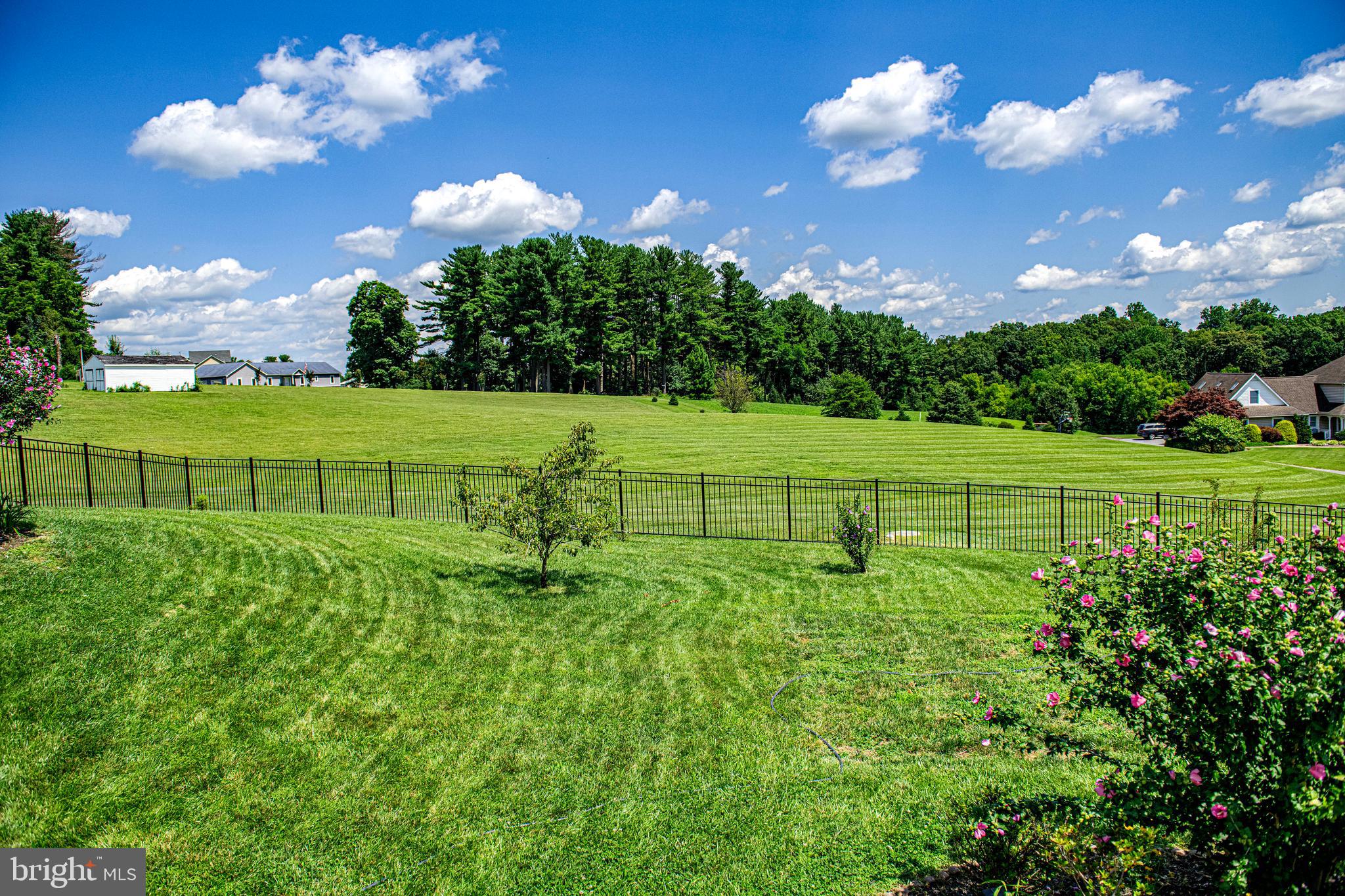 CLAIRES MEADOW - Residential