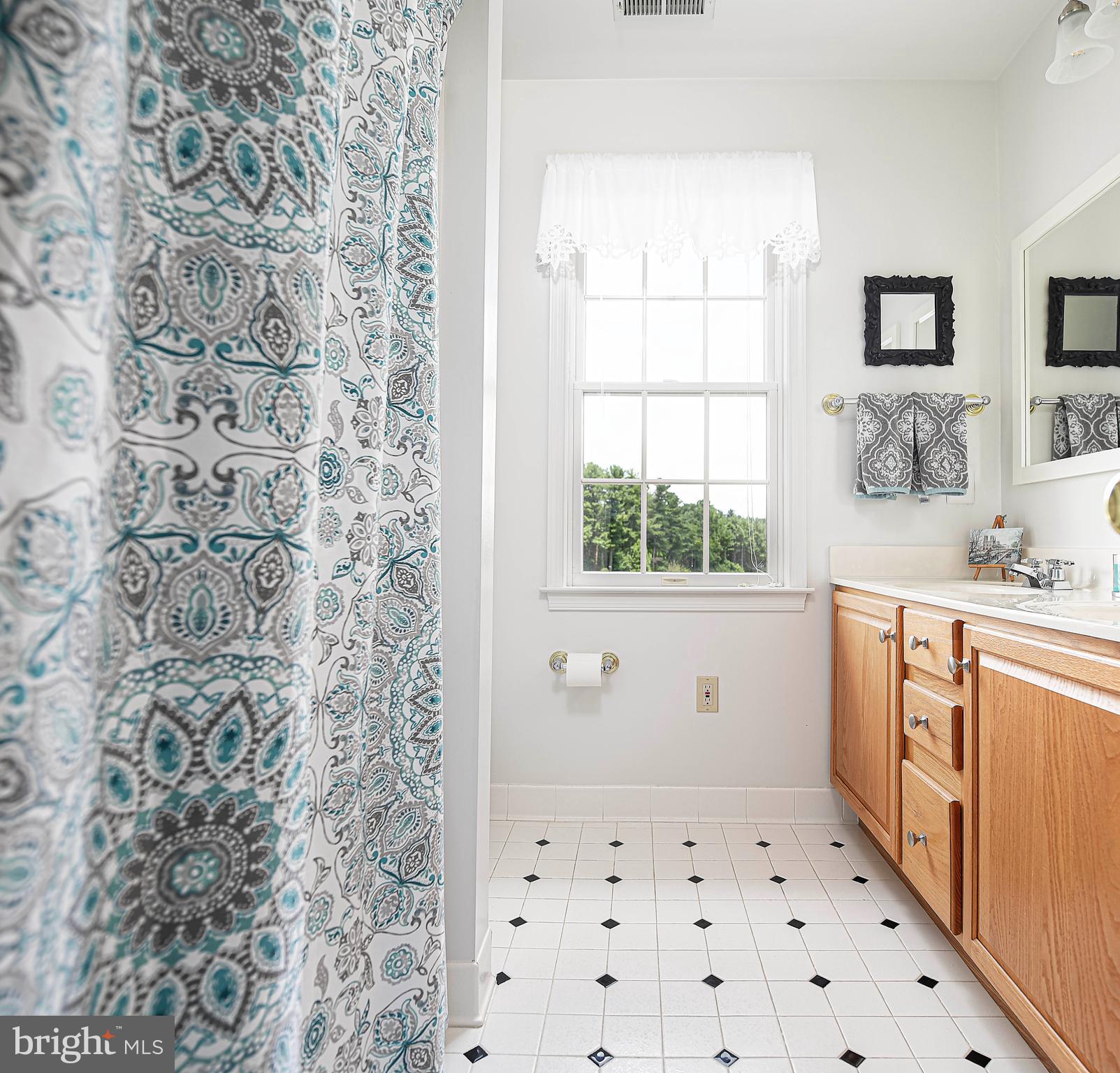 CLAIRES MEADOW - Residential