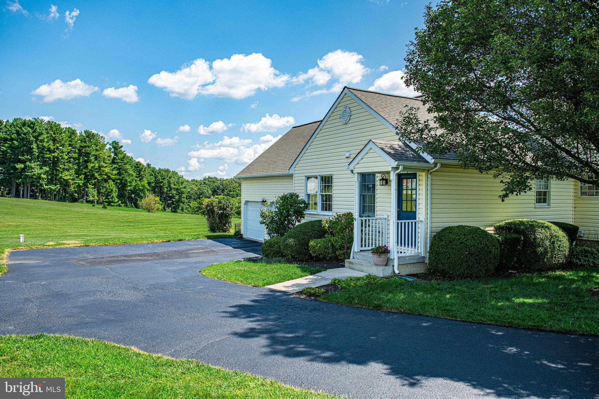 CLAIRES MEADOW - Residential