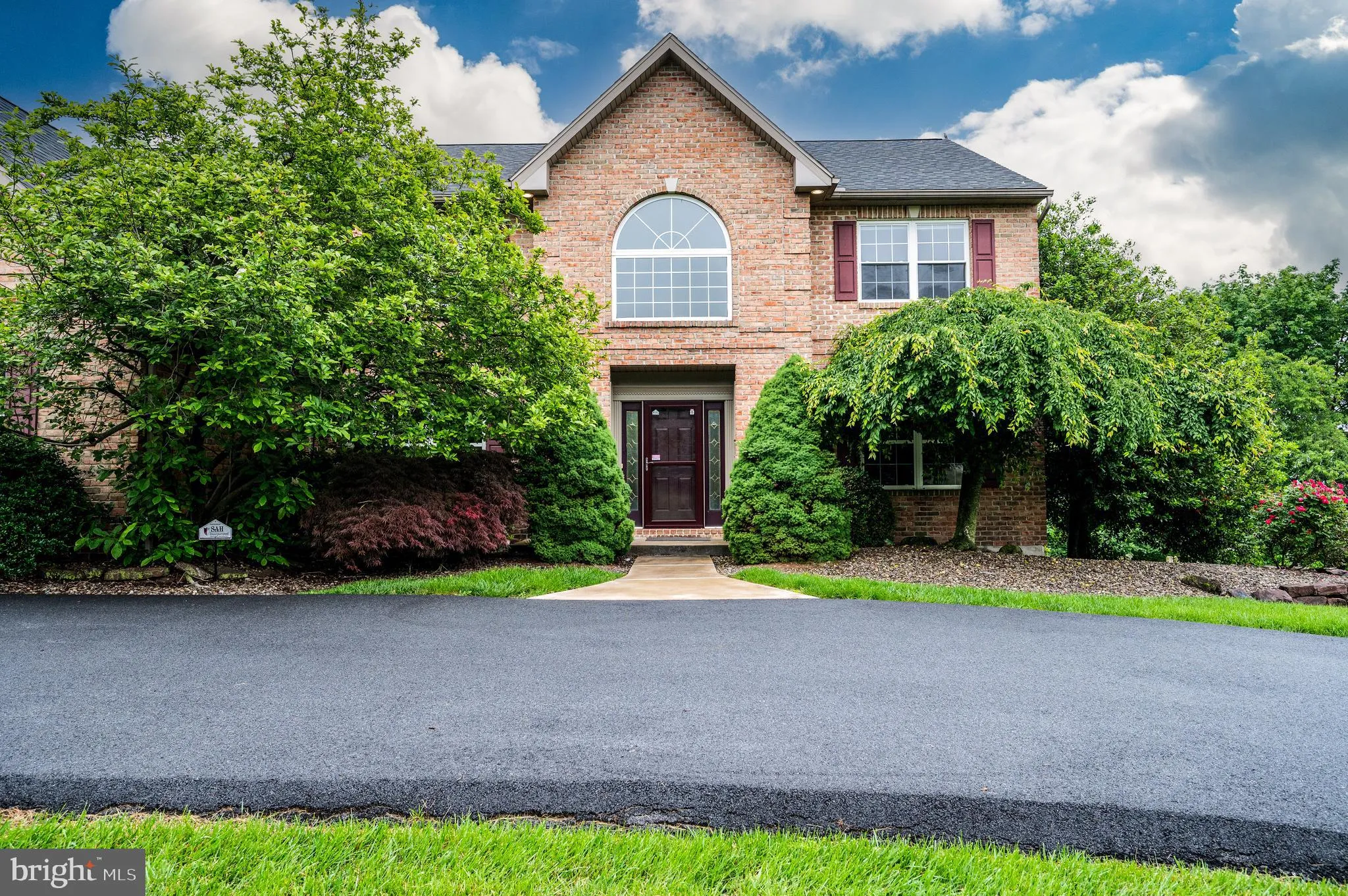 Leesport, Pennsylvania 19533, United States, 4 Bedrooms Bedrooms, ,4 BathroomsBathrooms,Residential,Pending,141546