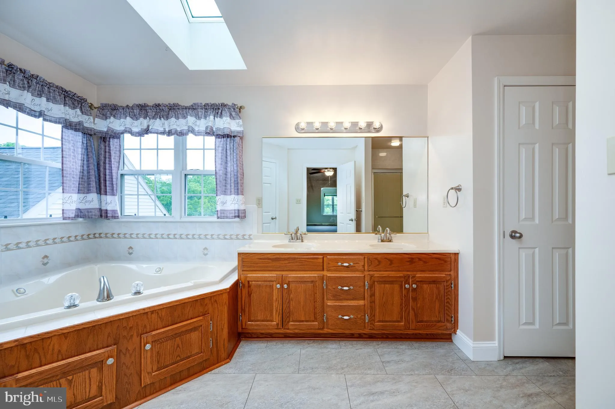 Leesport, Pennsylvania 19533, United States, 4 Bedrooms Bedrooms, ,4 BathroomsBathrooms,Residential,Pending,141546