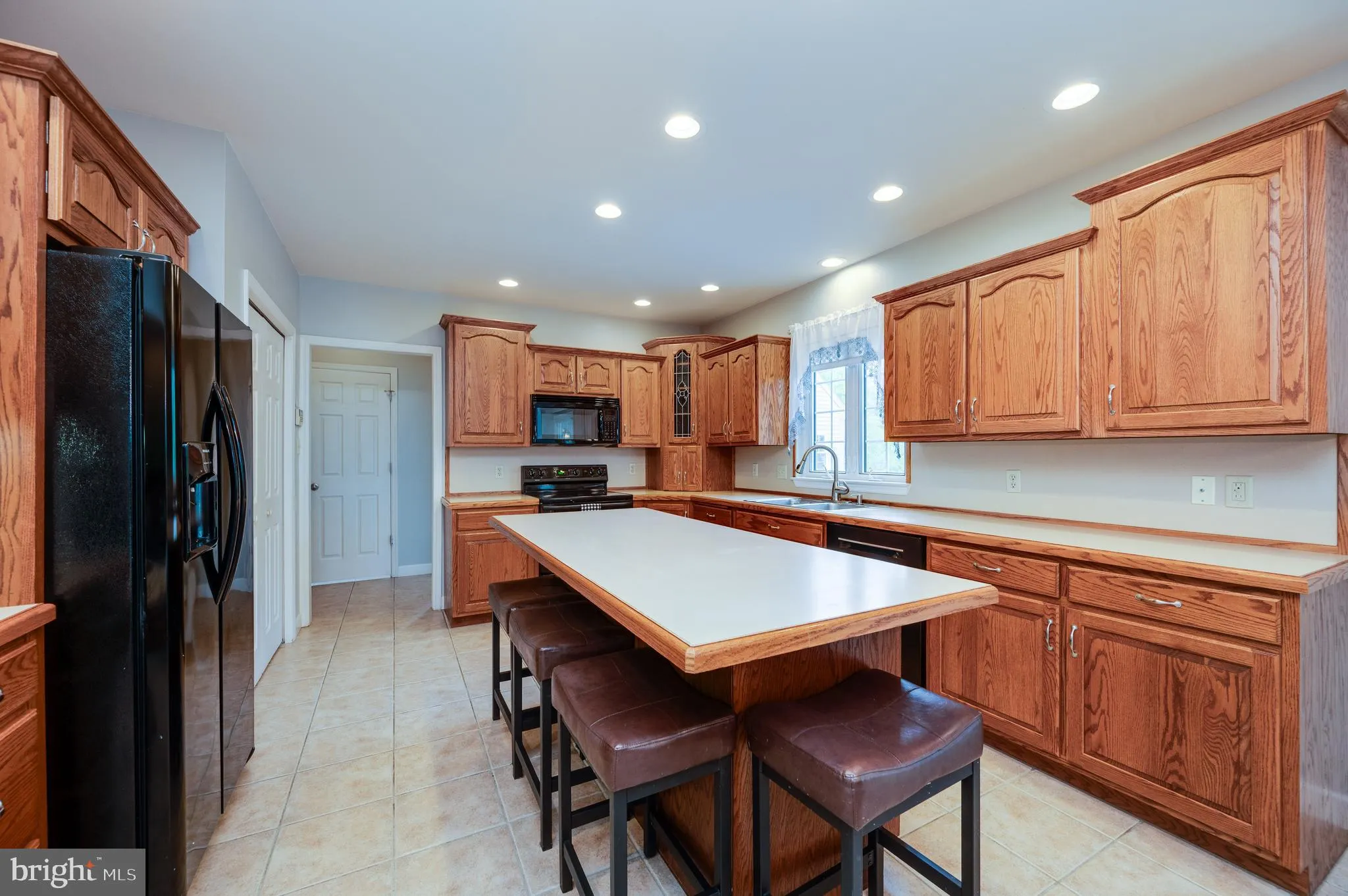 Leesport, Pennsylvania 19533, United States, 4 Bedrooms Bedrooms, ,4 BathroomsBathrooms,Residential,Pending,141546