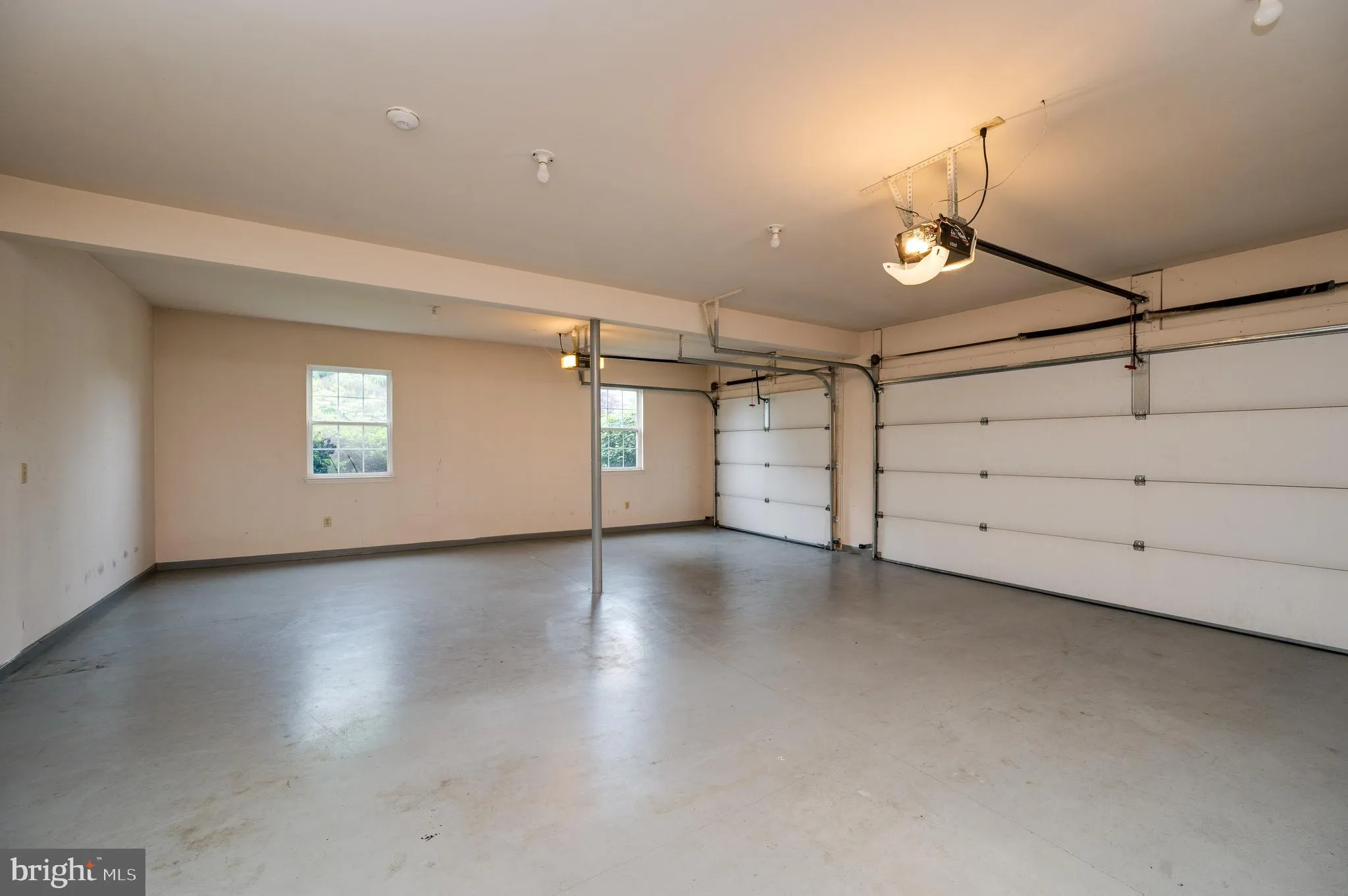 Leesport, Pennsylvania 19533, United States, 4 Bedrooms Bedrooms, ,4 BathroomsBathrooms,Residential,Pending,141546