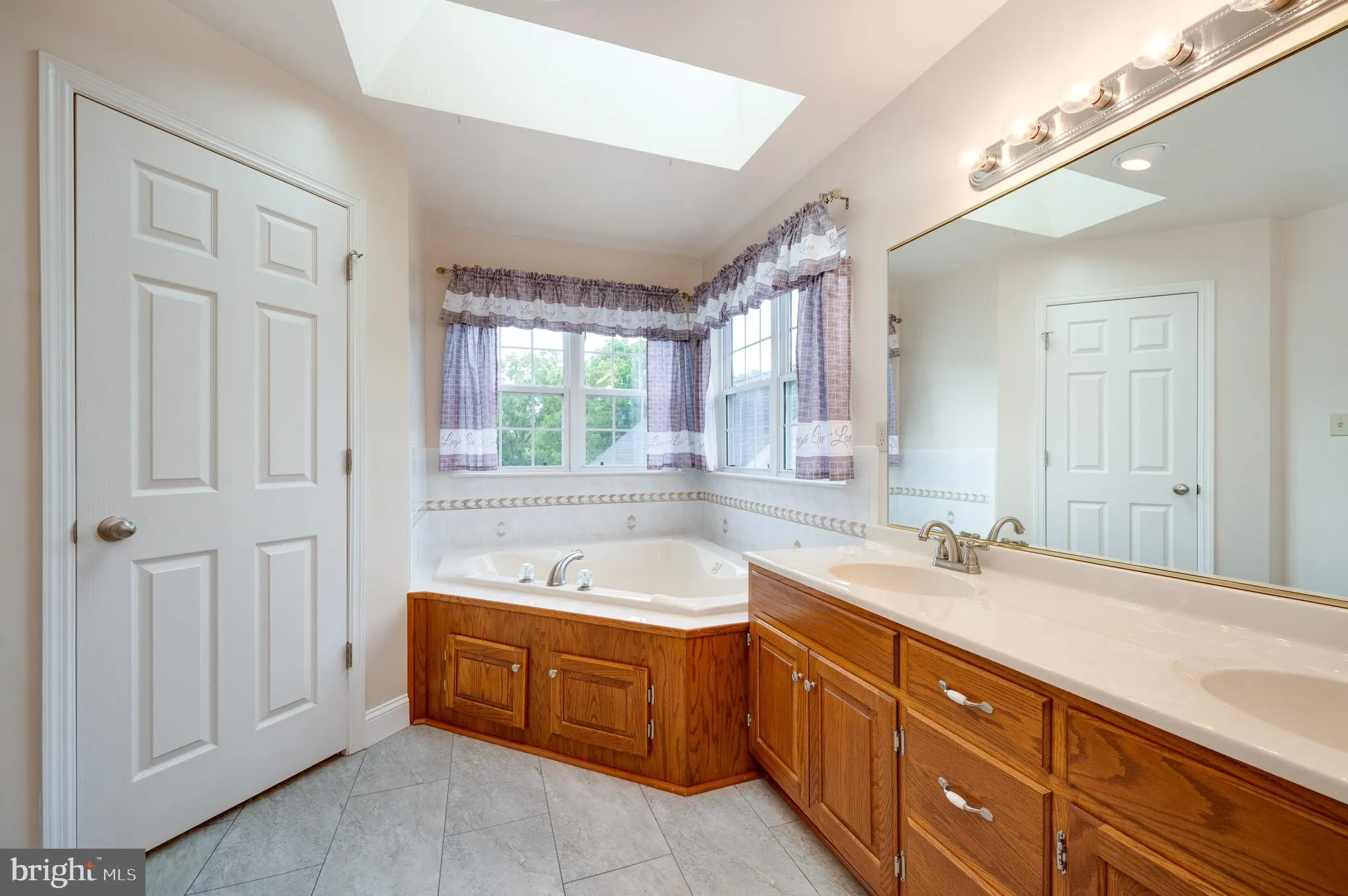 Leesport, Pennsylvania 19533, United States, 4 Bedrooms Bedrooms, ,4 BathroomsBathrooms,Residential,Pending,141546