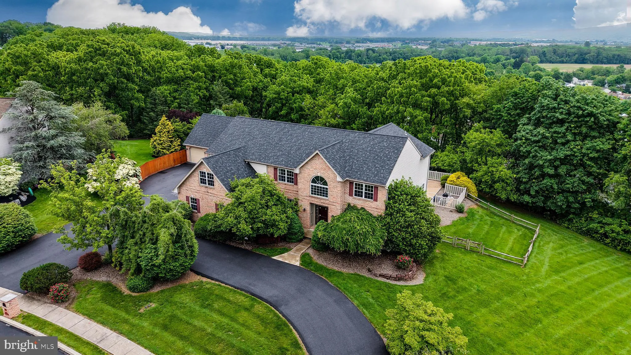 Leesport, Pennsylvania 19533, United States, 4 Bedrooms Bedrooms, ,4 BathroomsBathrooms,Residential,Pending,141546